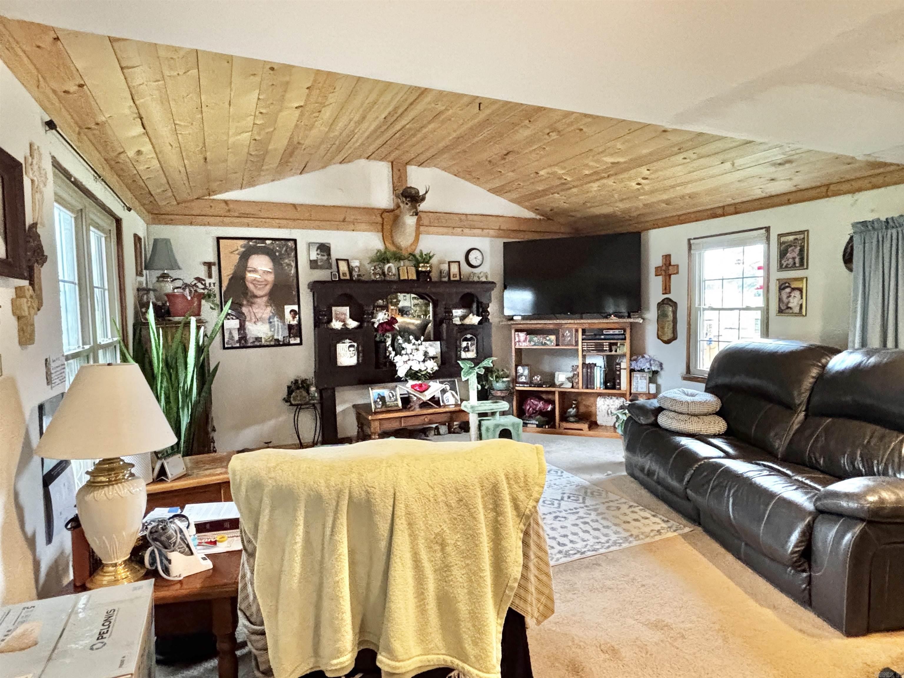 5 Dehart Lane Property Photo 4