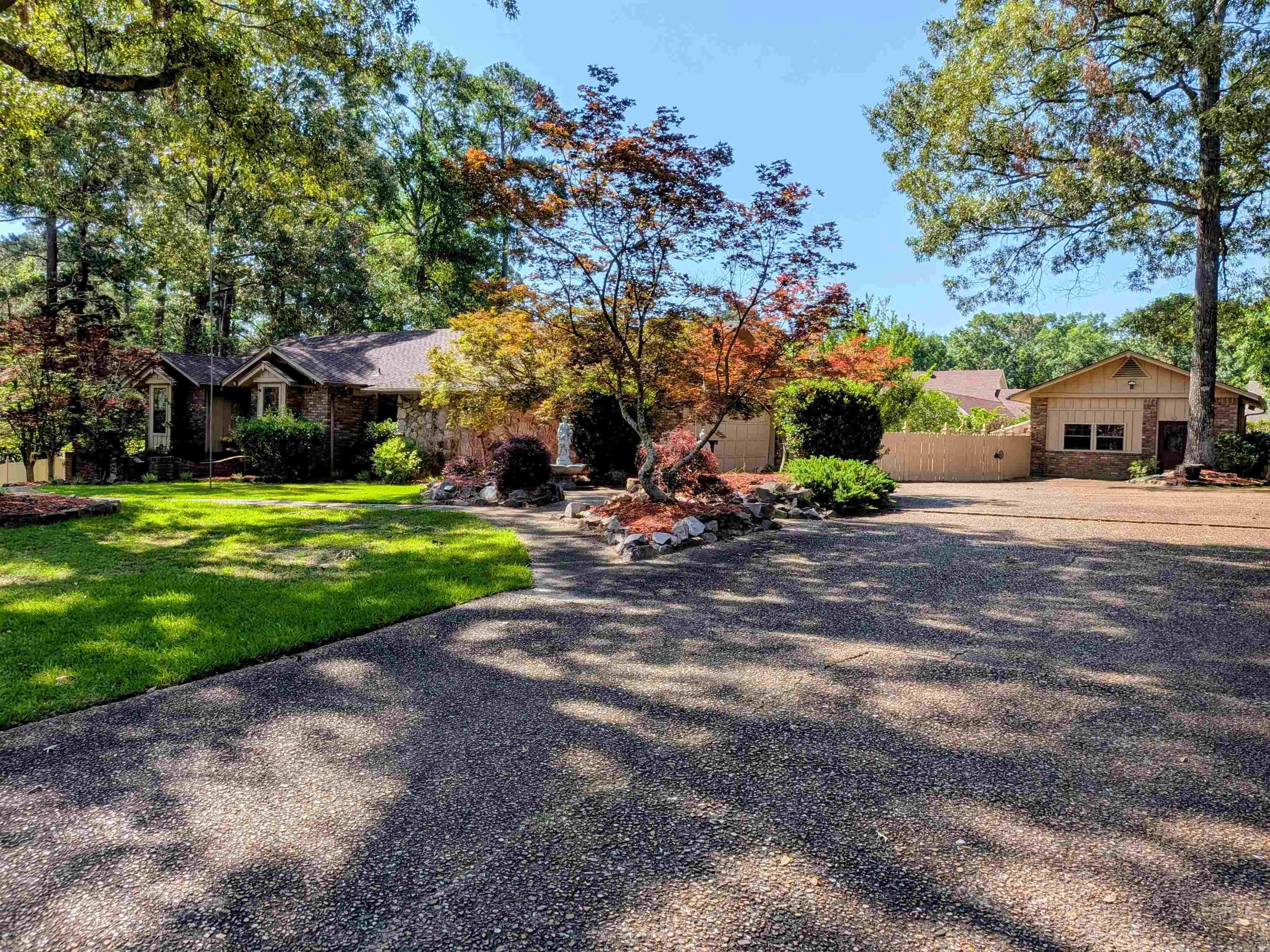1071 Quapaw Property Photo 2