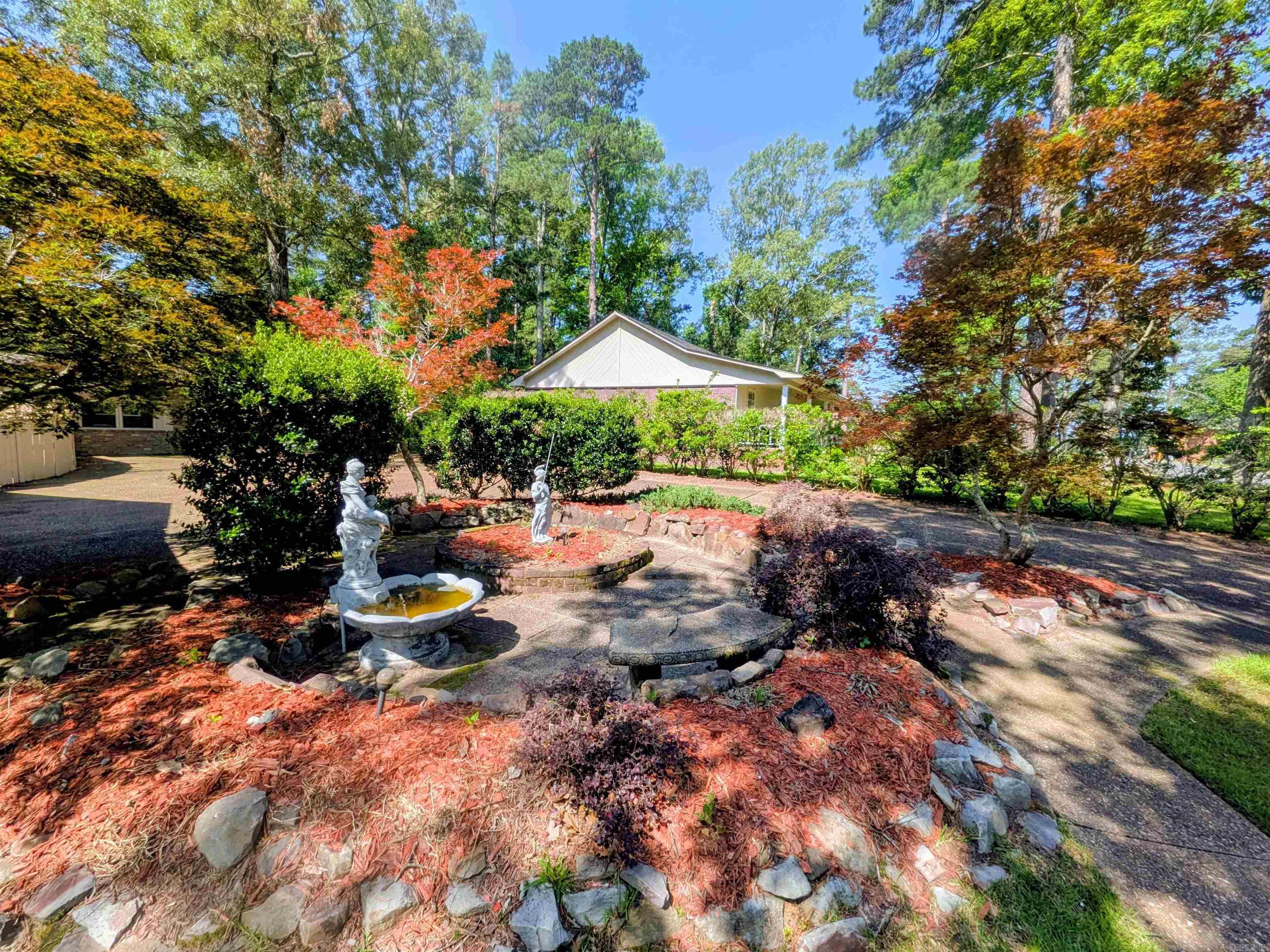 1071 Quapaw Property Photo 3