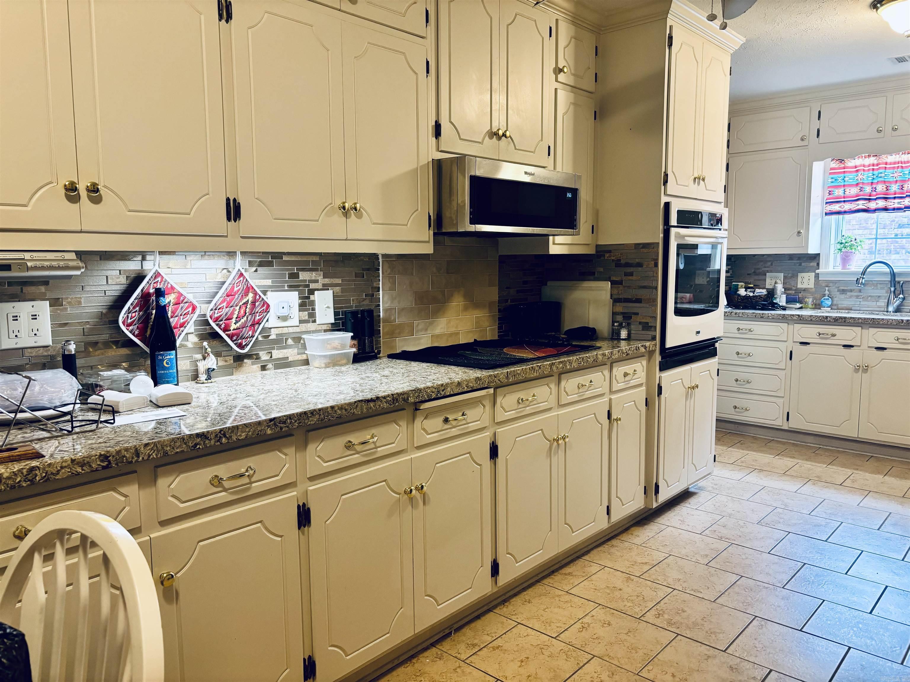2409 Normandy Lane Property Photo 6