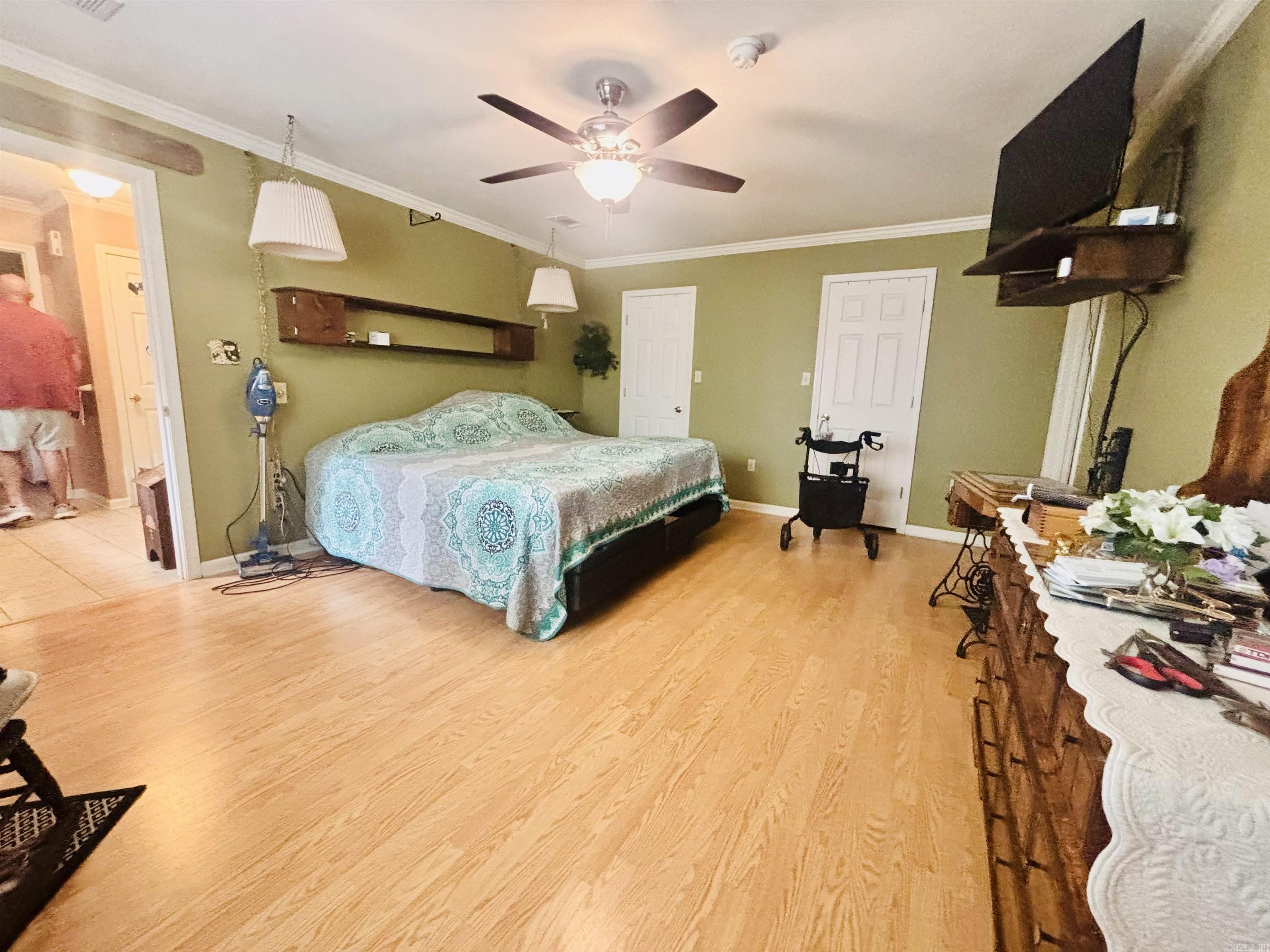 2409 Normandy Lane Property Photo 11