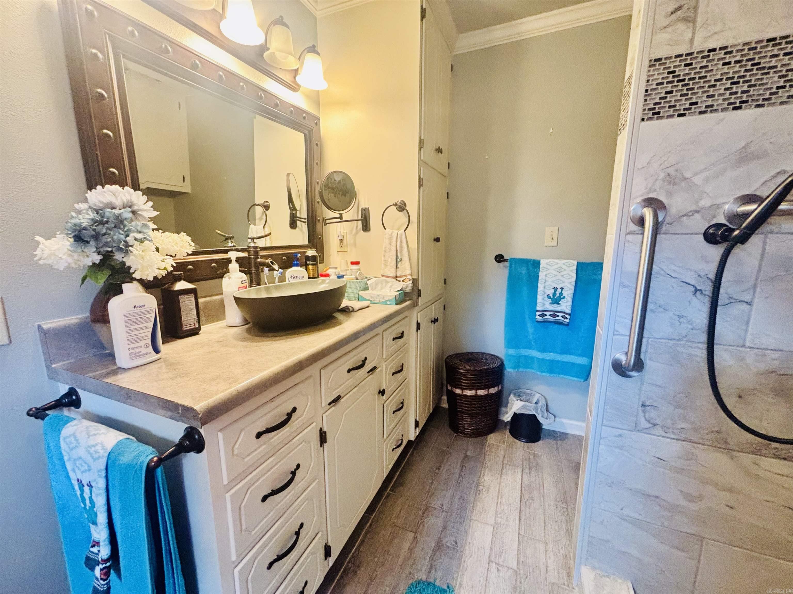 2409 Normandy Lane Property Photo 16