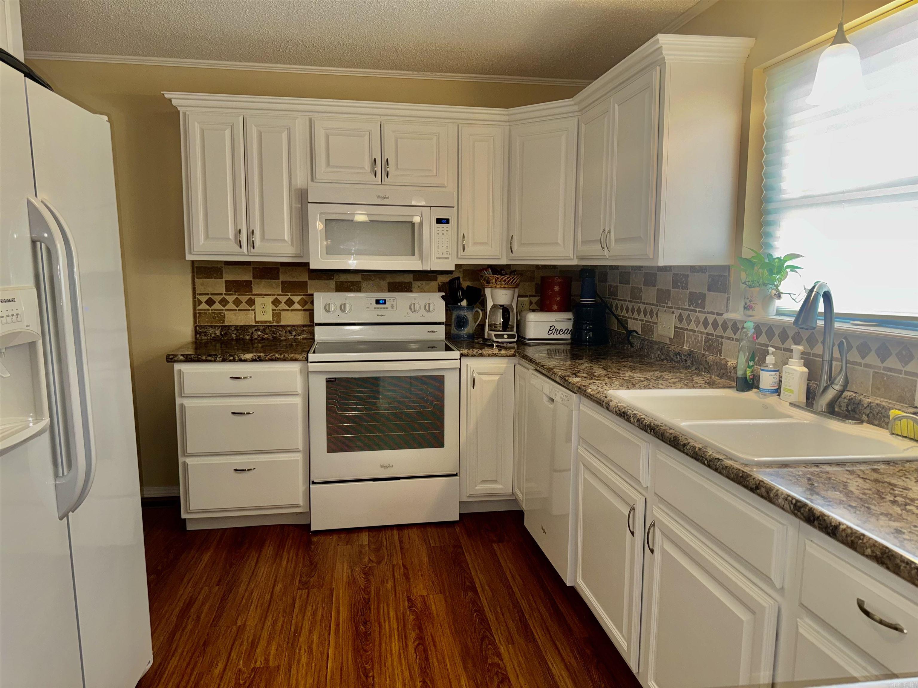 5 Briarwood Lane Property Photo 3
