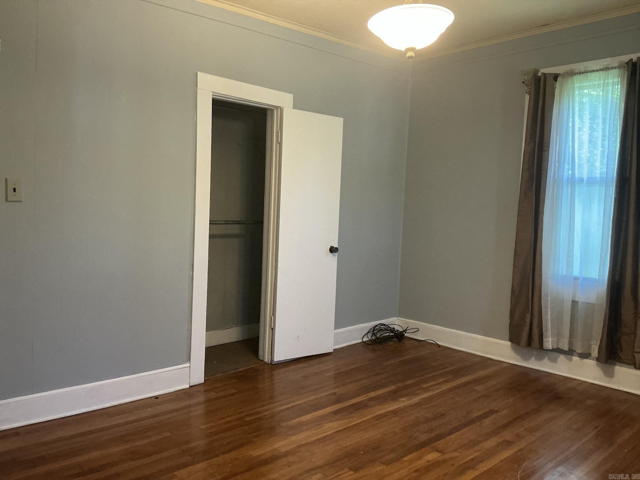 905 Oak Street Property Photo 9