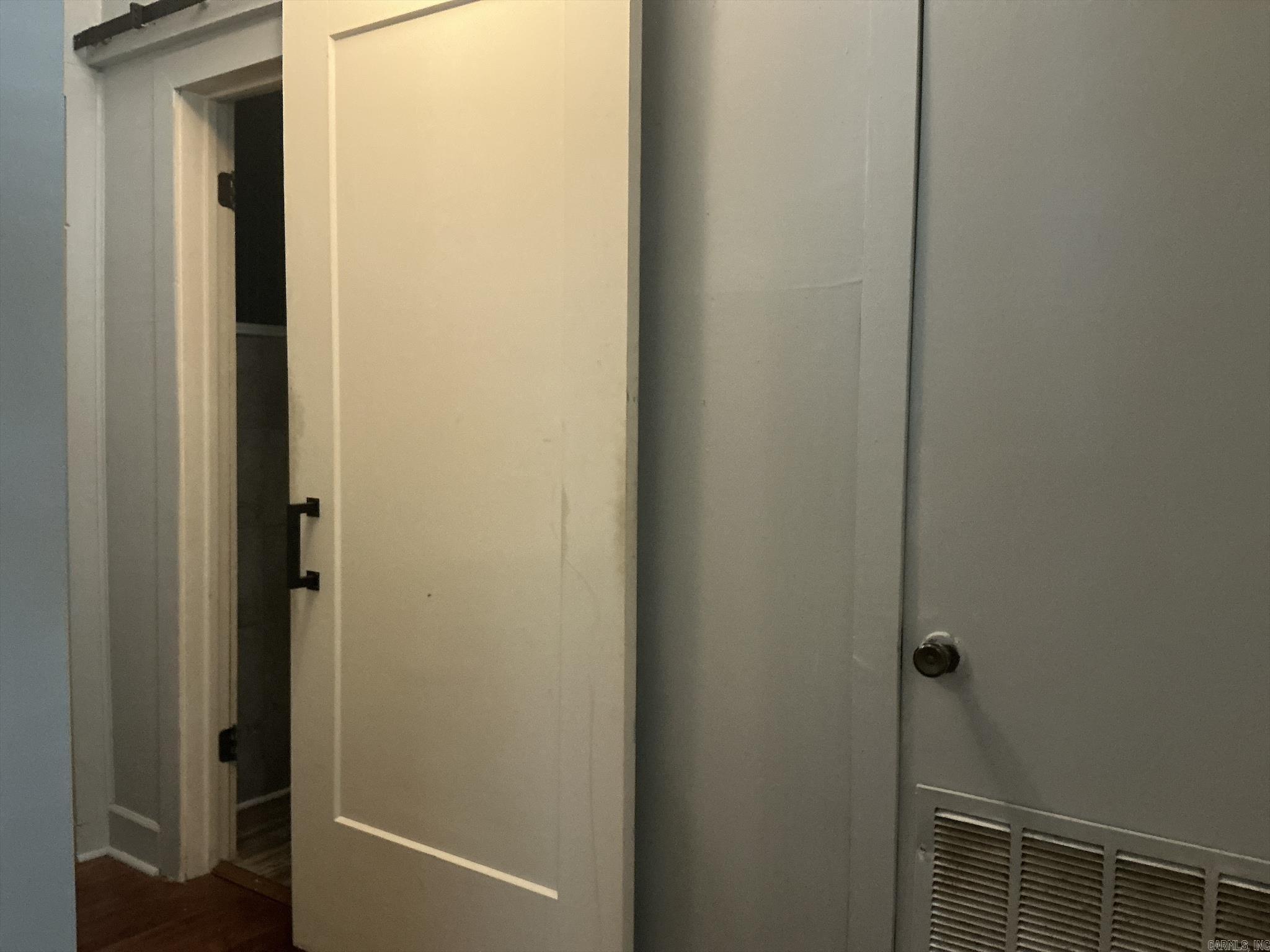 905 Oak Street Property Photo 10