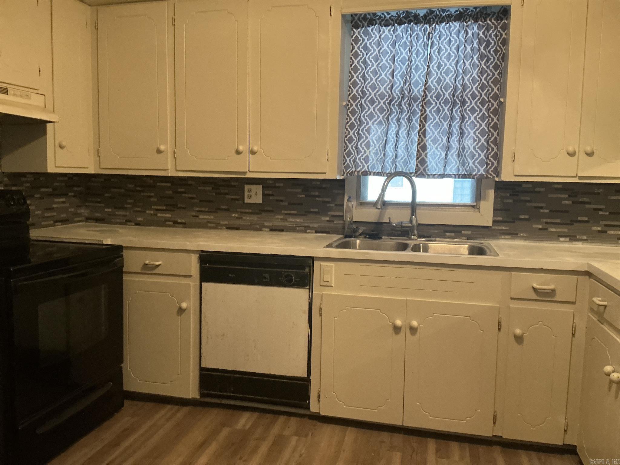 905 Oak Street Property Photo 15