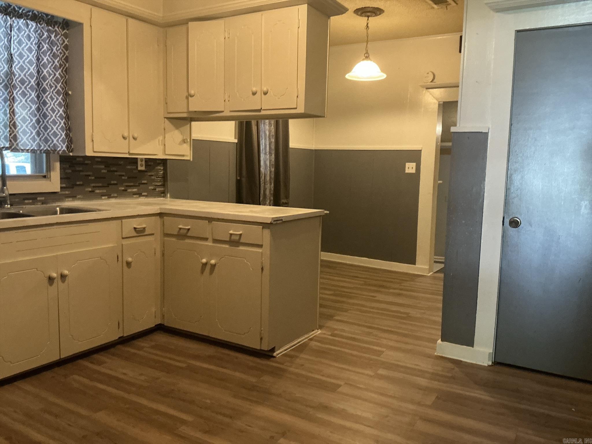 905 Oak Street Property Photo 17