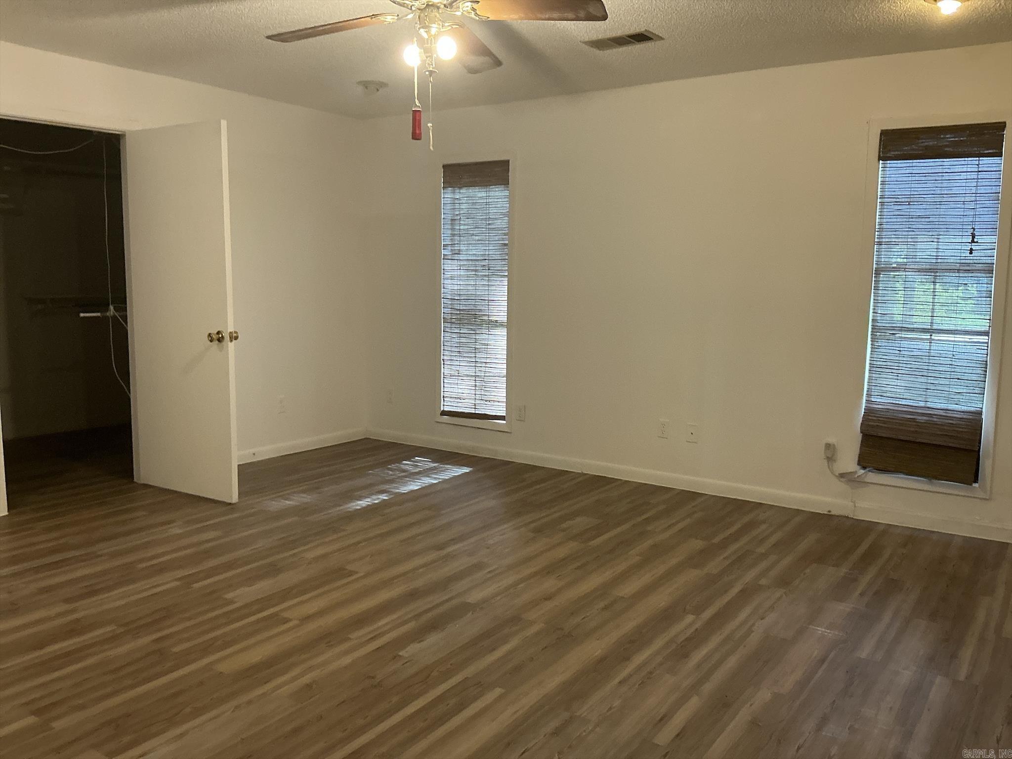 905 Oak Street Property Photo 23