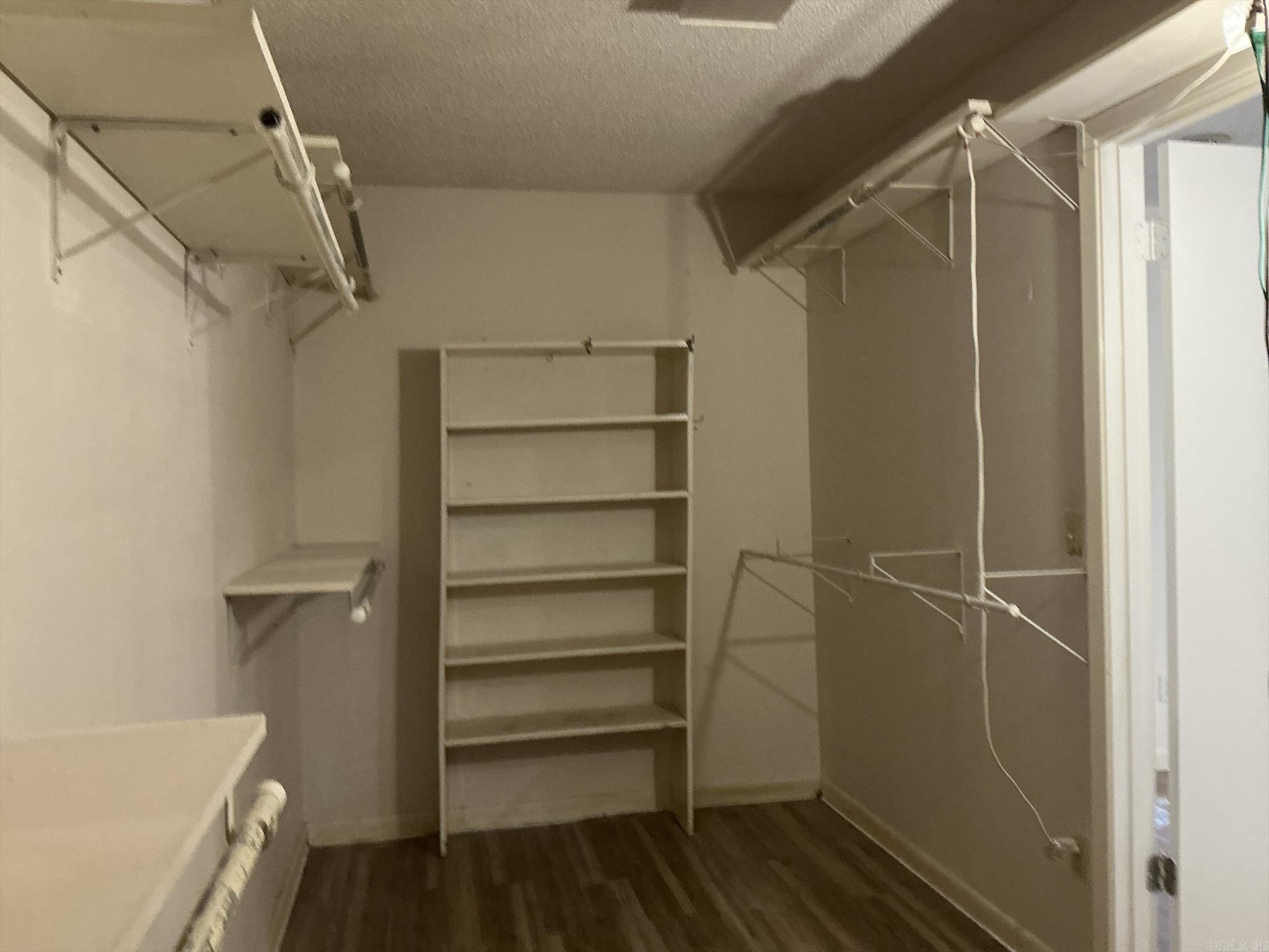 905 Oak Street Property Photo 26