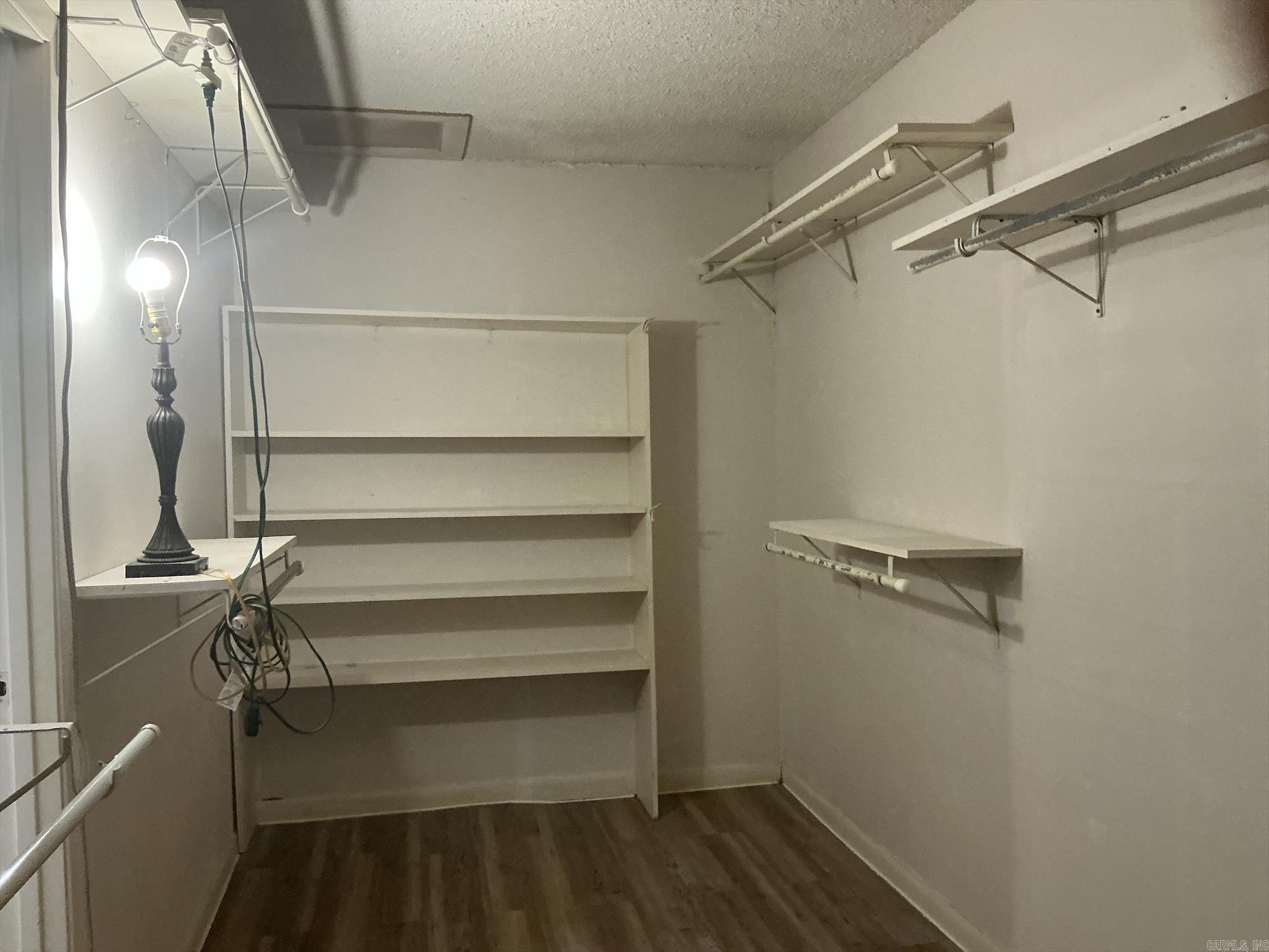 905 Oak Street Property Photo 27