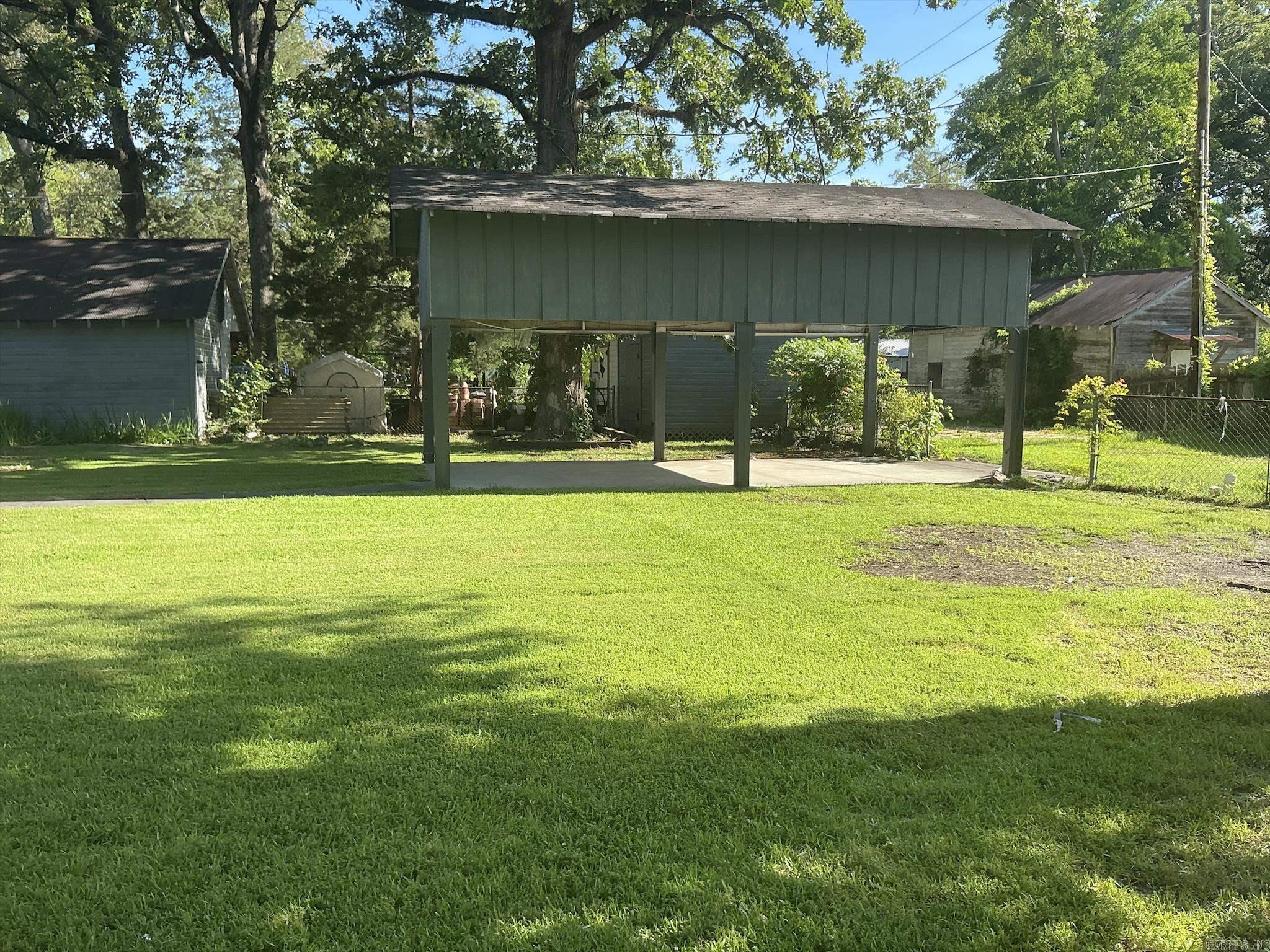 905 Oak Street Property Photo 36