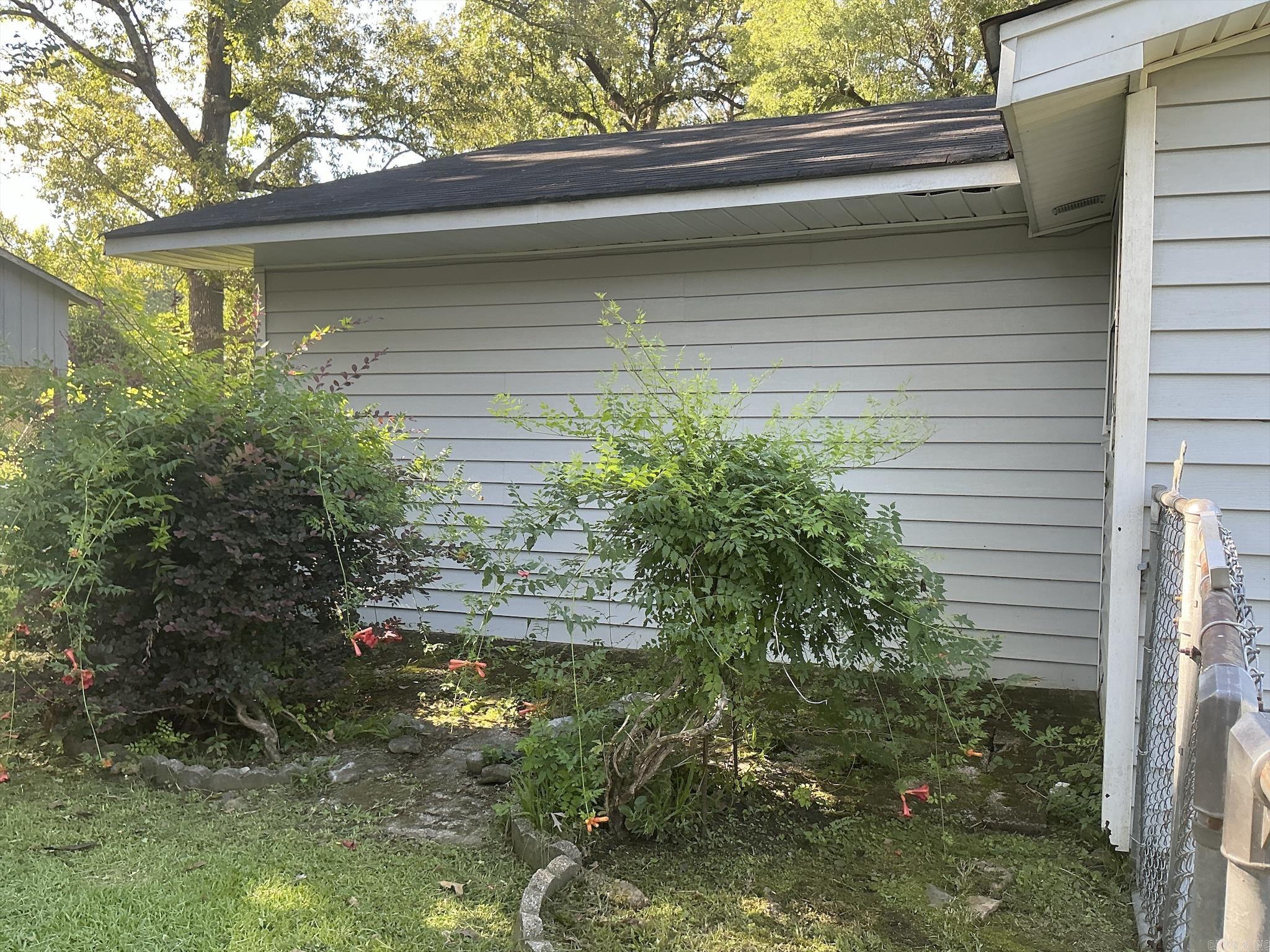 905 Oak Street Property Photo 42