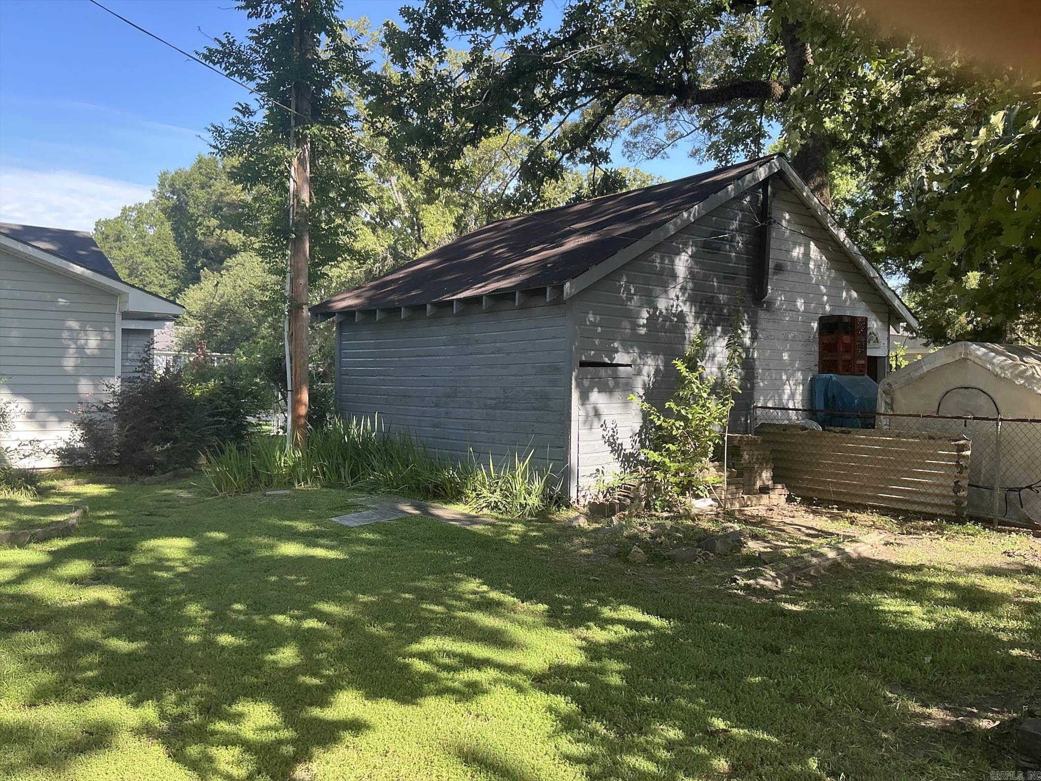 905 Oak Street Property Photo 46