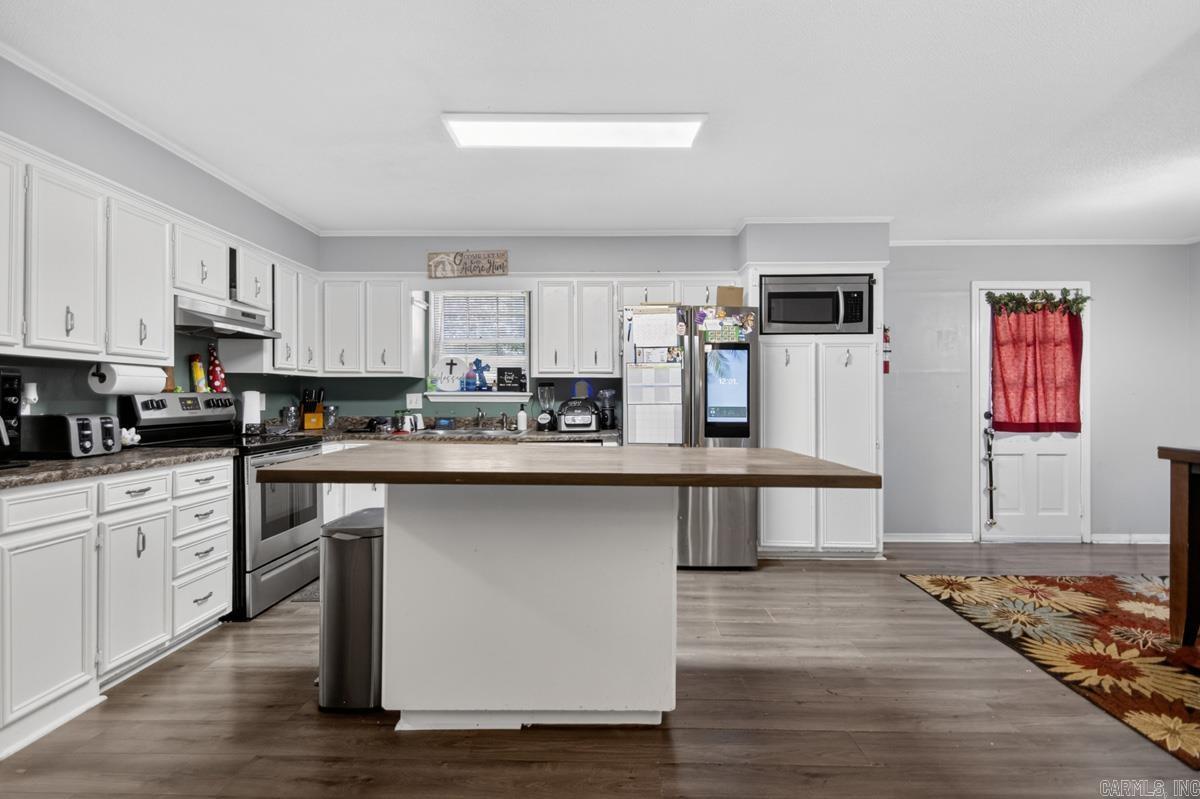 1820 Aztec Drive Property Photo 4