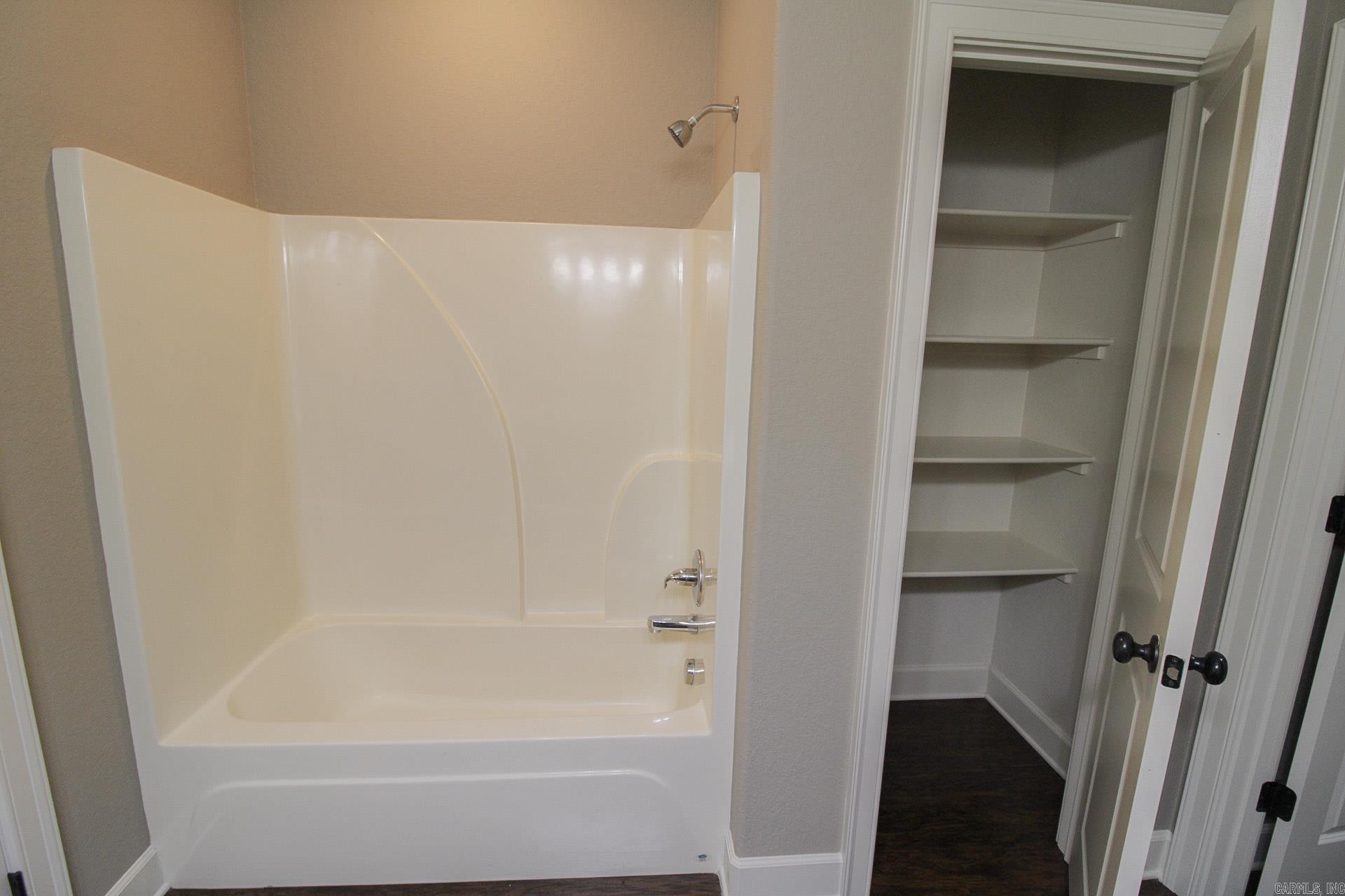 2240 Shadow Falls Drive Property Photo 13