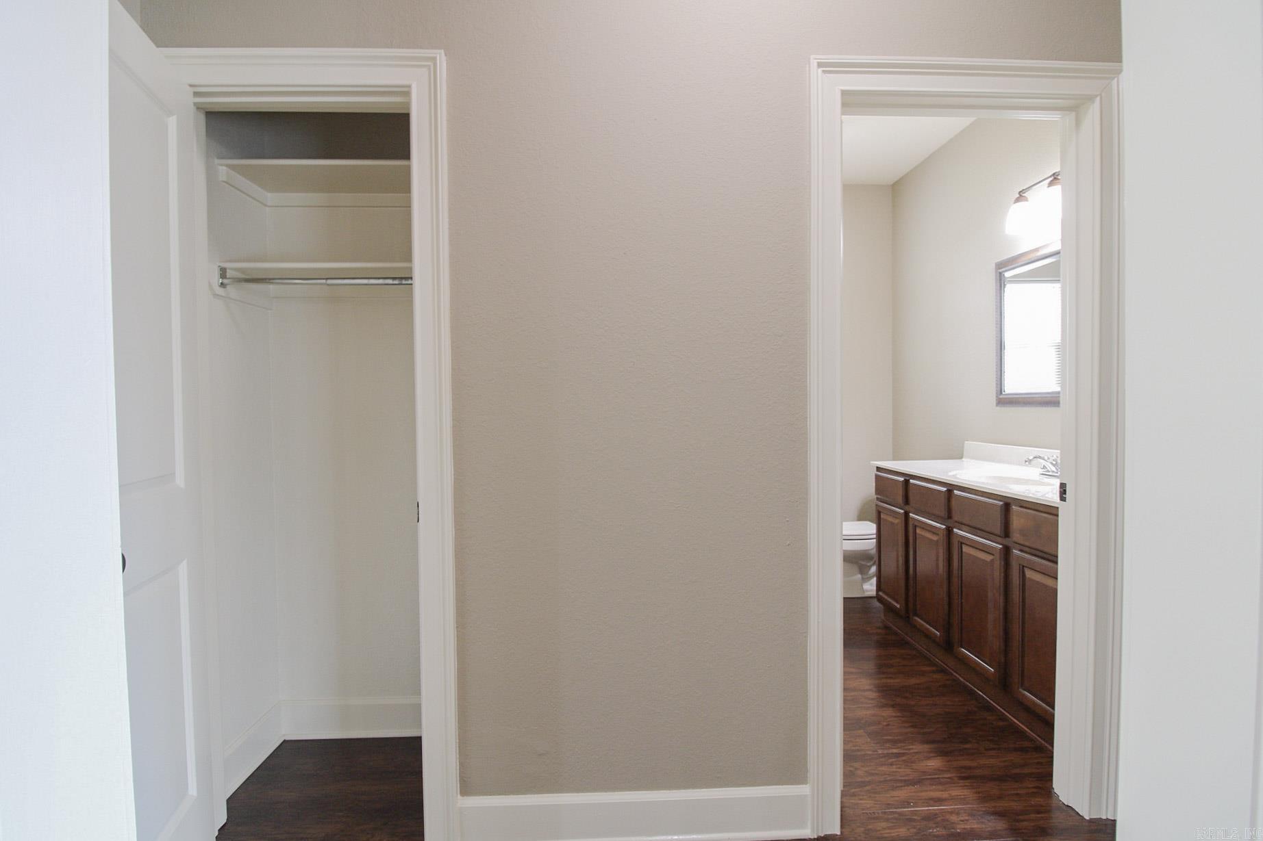 2240 Shadow Falls Drive Property Photo 16