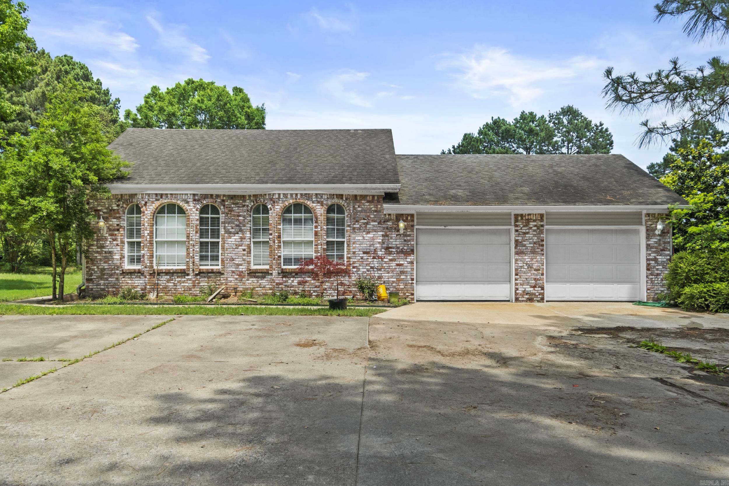 5 Williamsburg Drive Property Photo 3