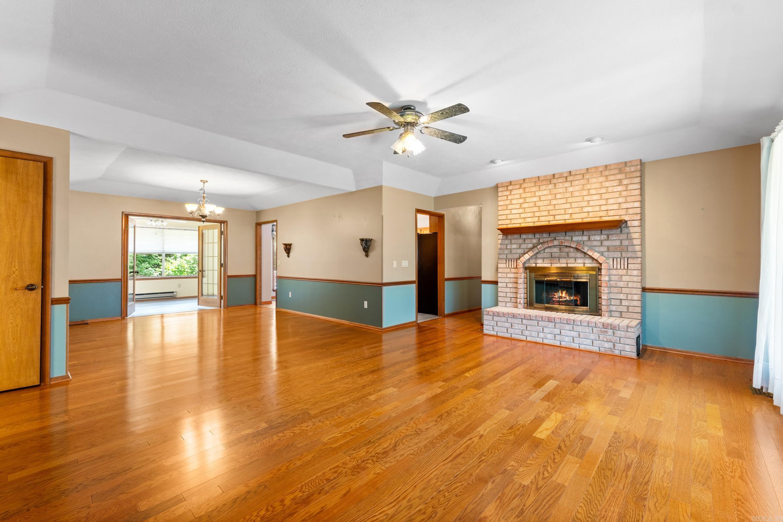 908 Baffy Drive Property Photo 4