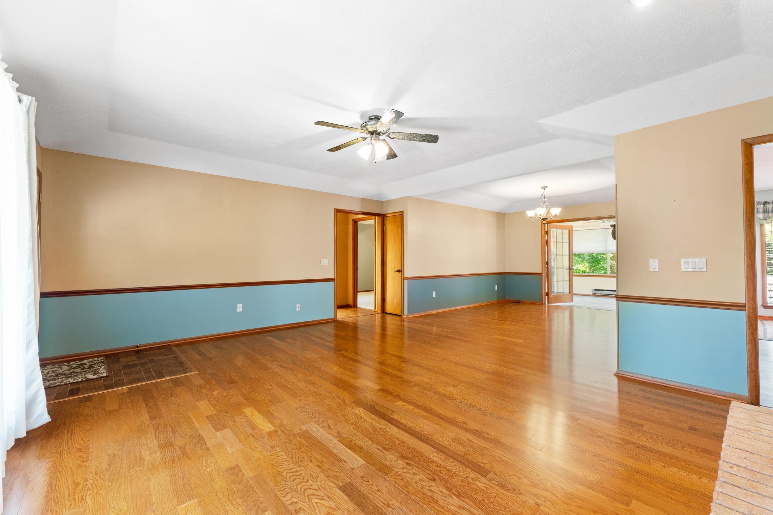 908 Baffy Drive Property Photo 5