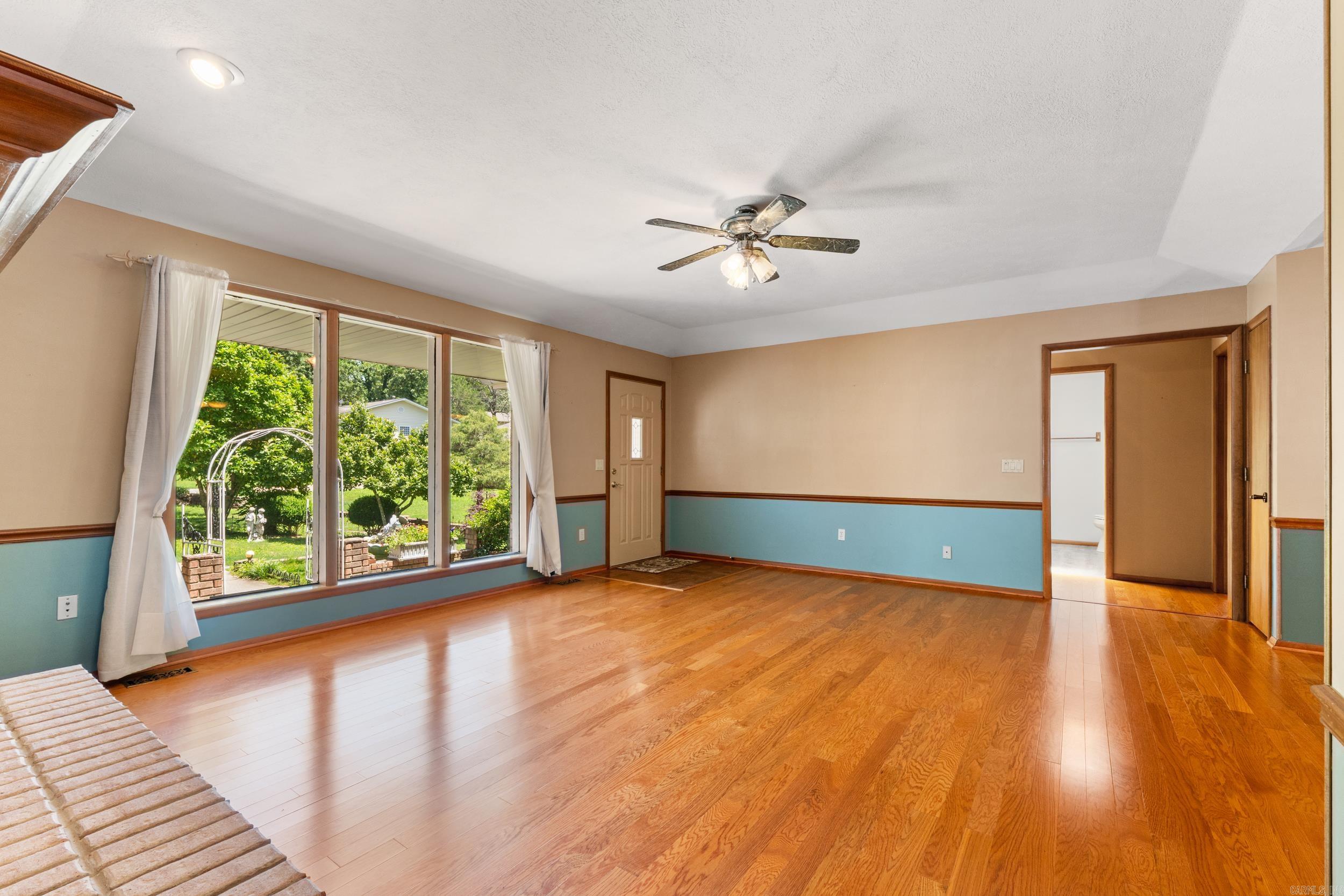 908 Baffy Drive Property Photo 6