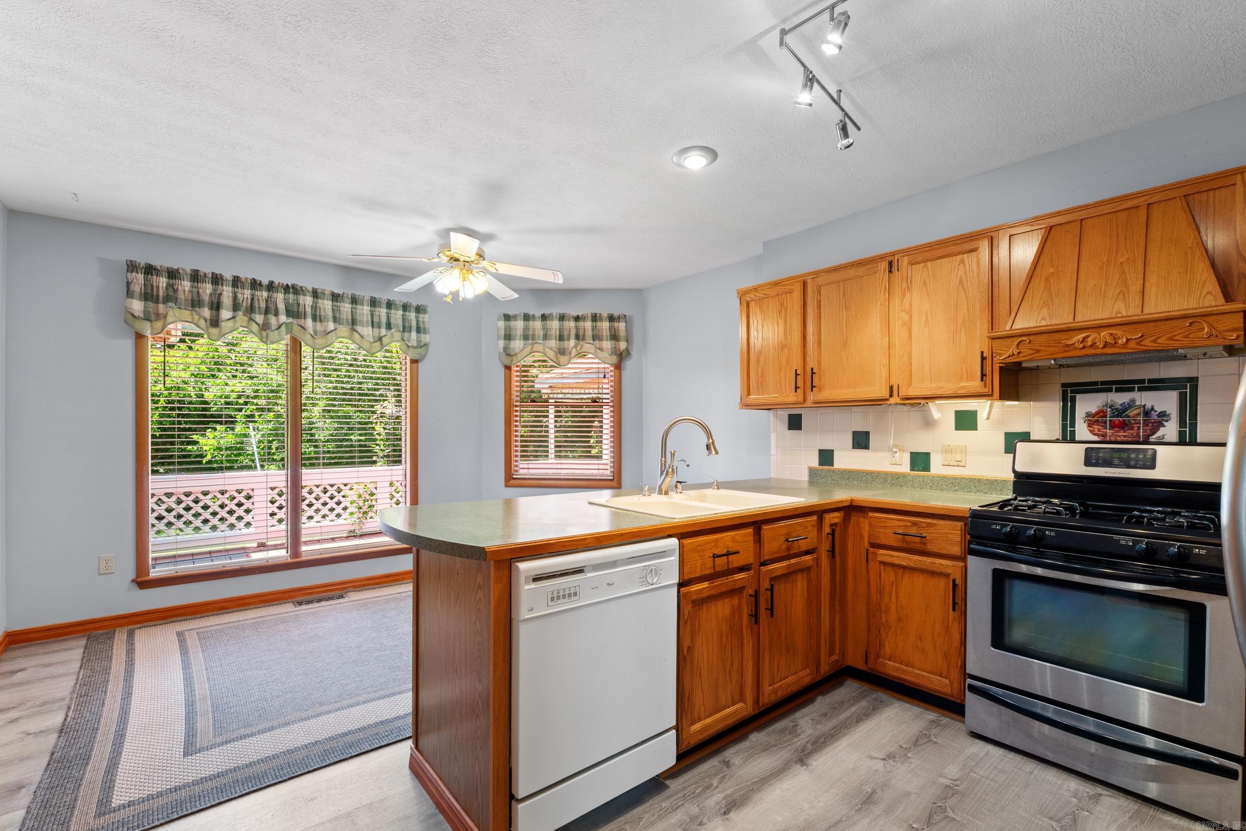 908 Baffy Drive Property Photo 19