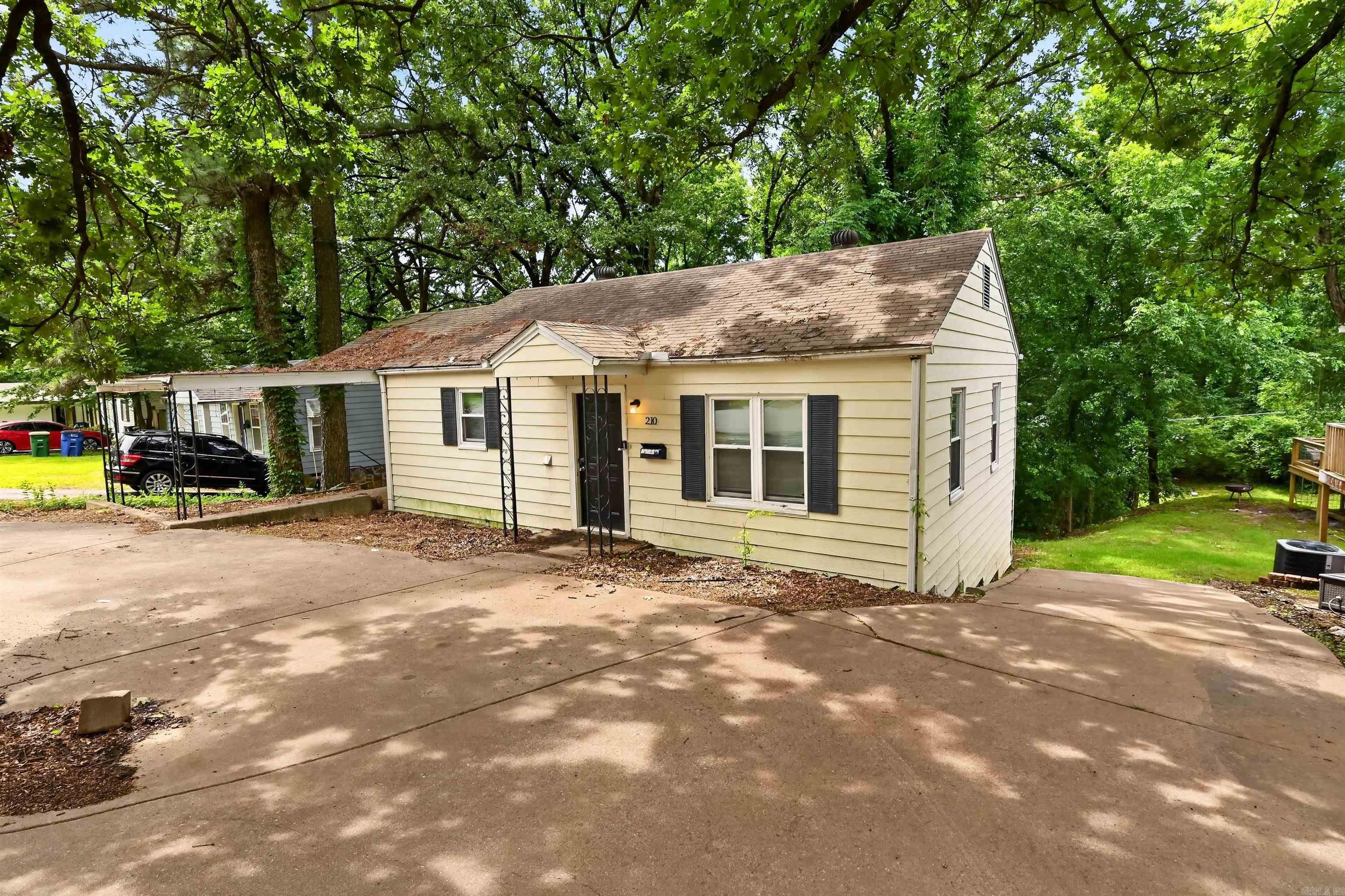 210 Belmont Drive Property Photo 2