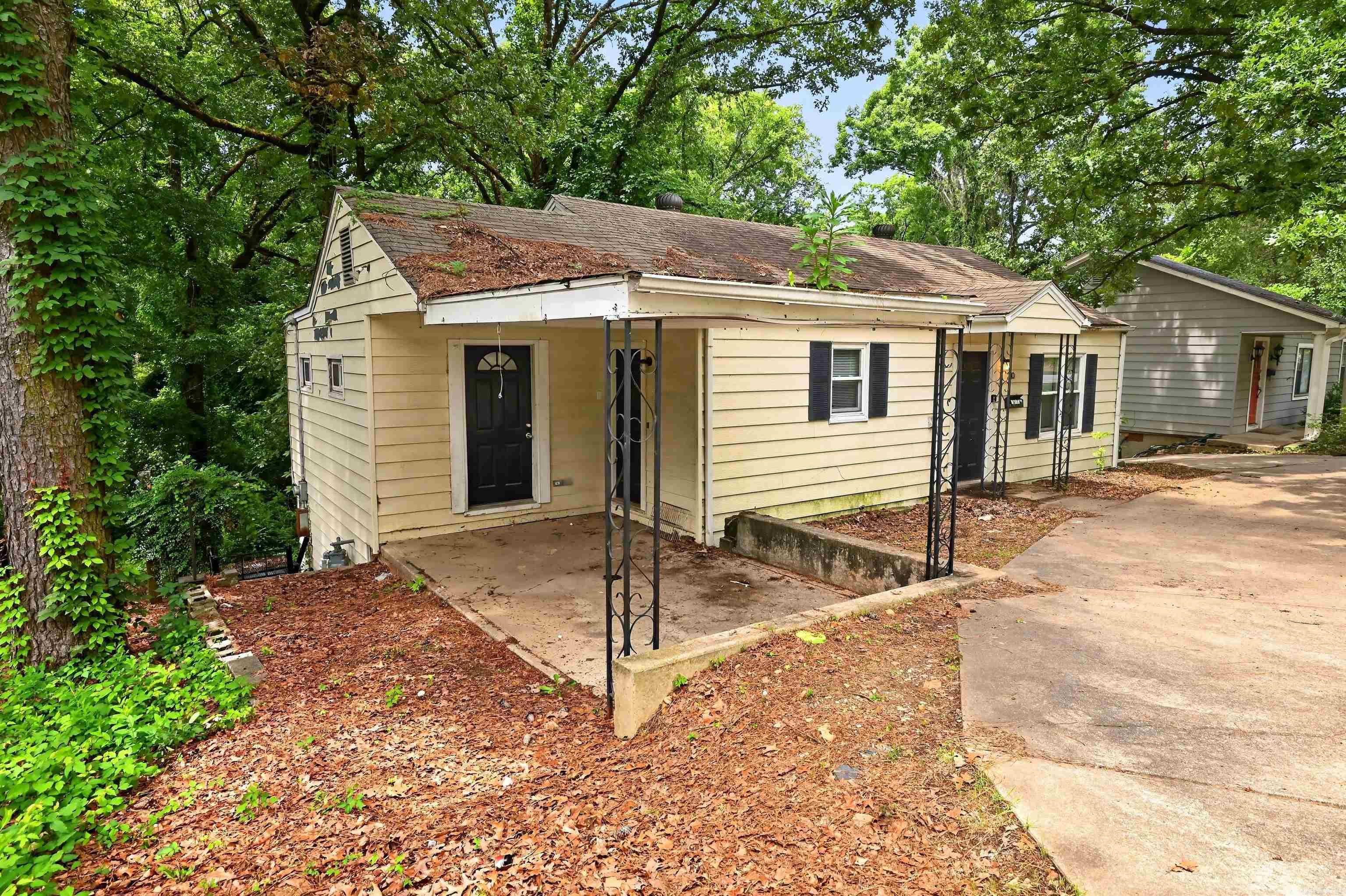 210 Belmont Drive Property Photo 3