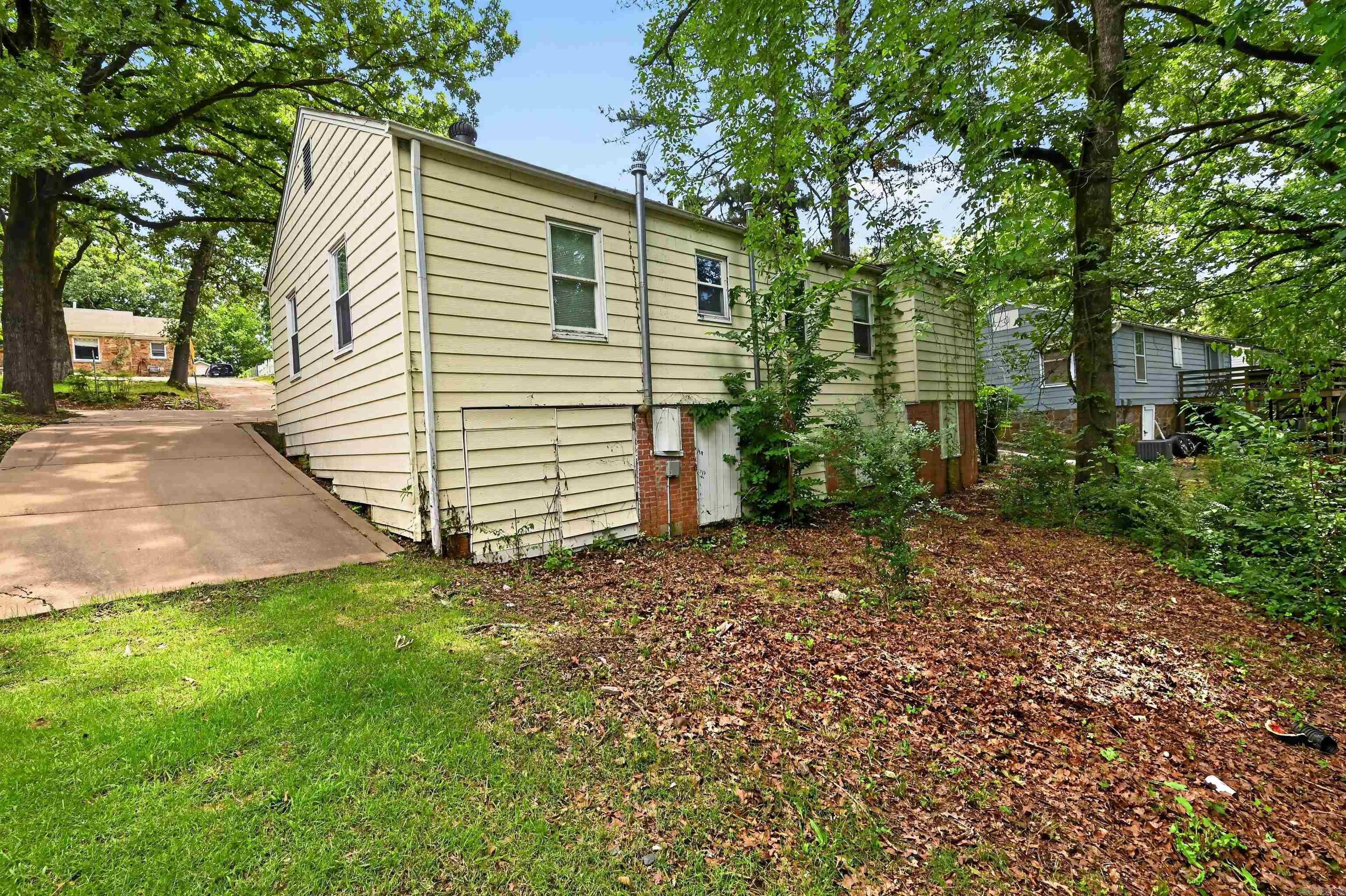 210 Belmont Drive Property Photo 6