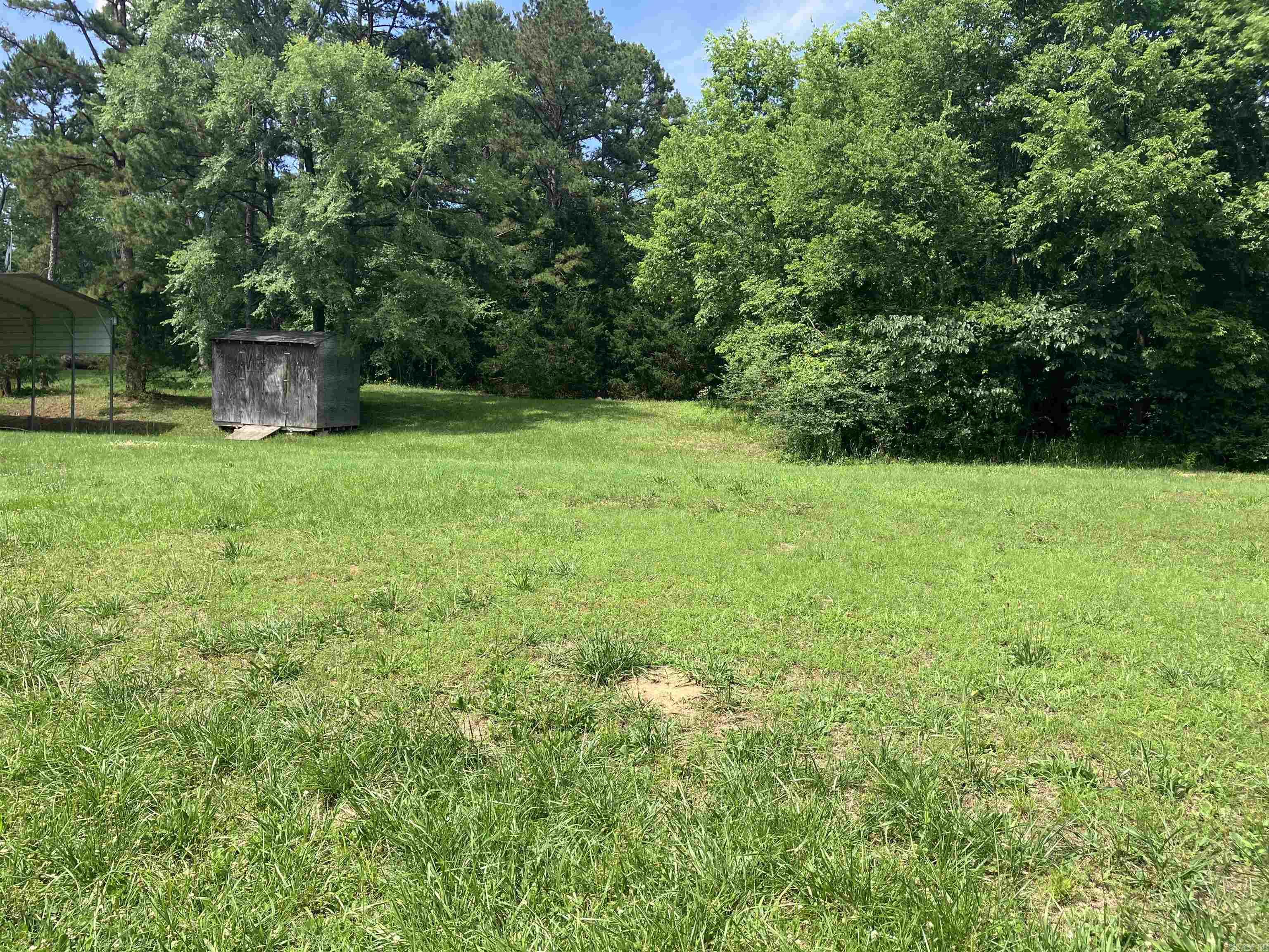 190 Waggoner St. Property Photo 22