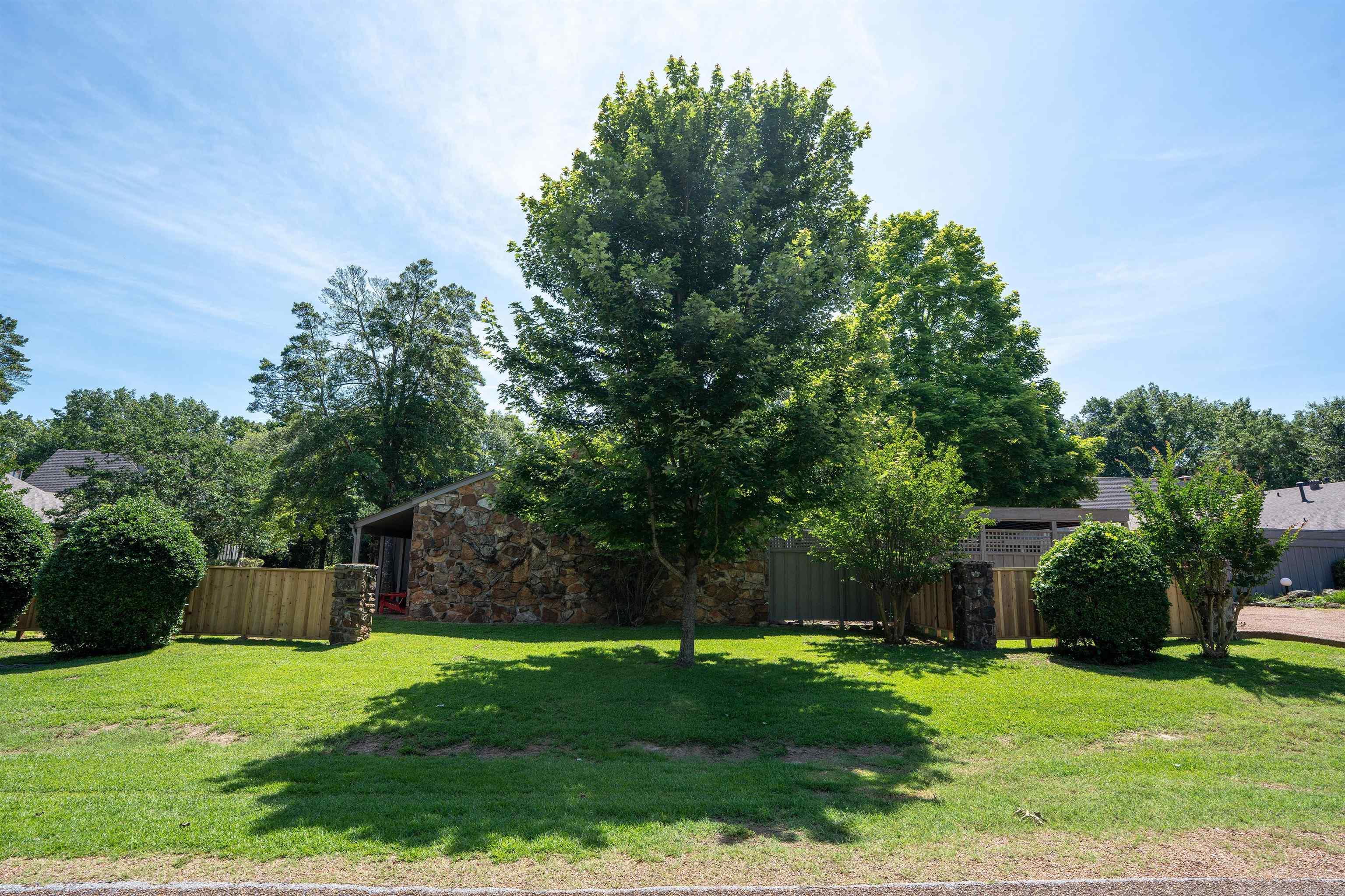 438 Orchard Court Property Photo 3