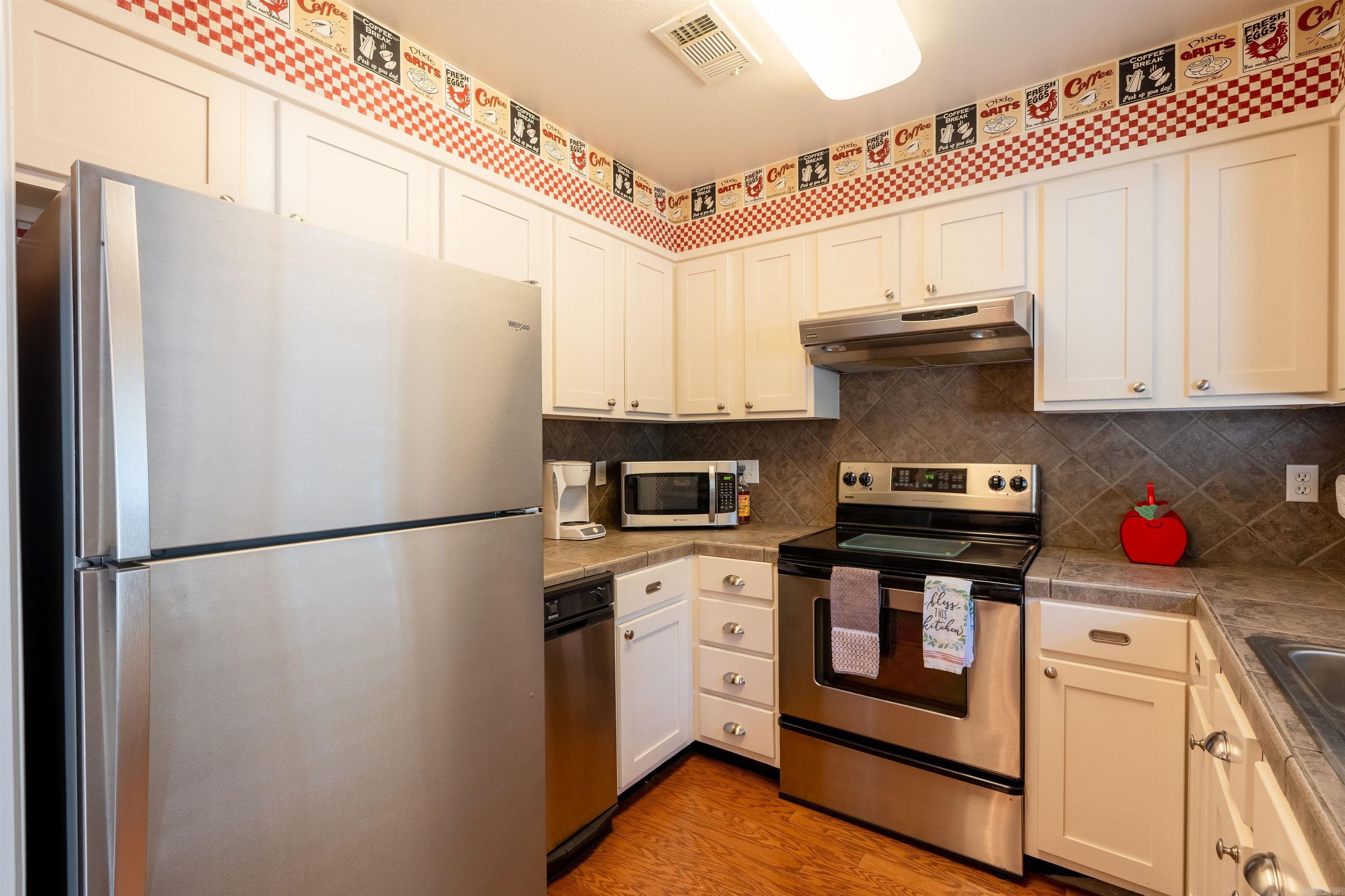 438 Orchard Court Property Photo 16