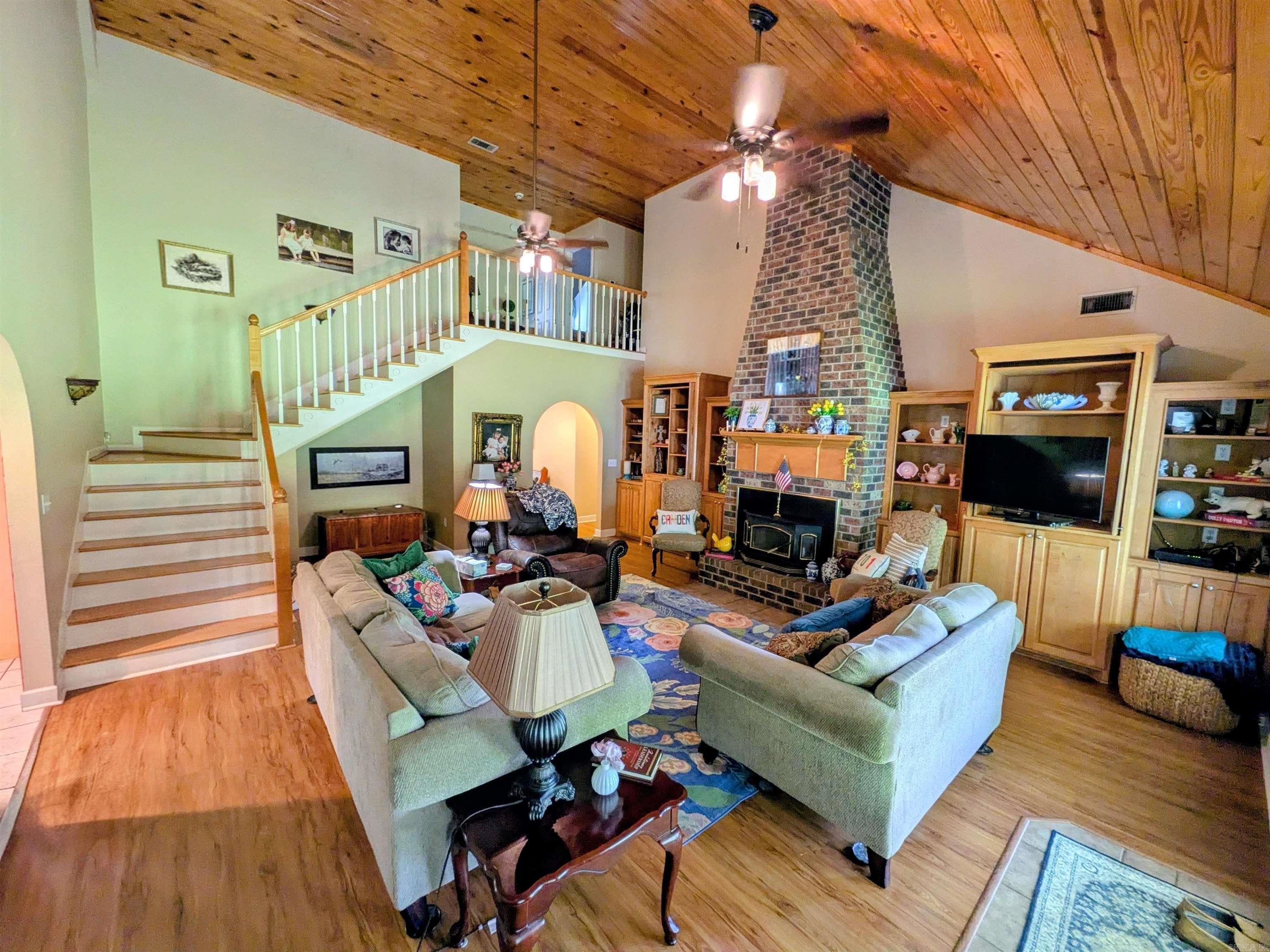 152 Dynamic Property Photo 16