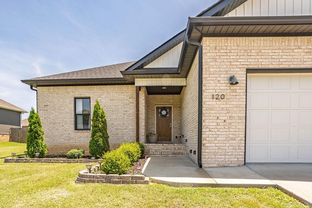 120 Sarah Grace Property Photo 3
