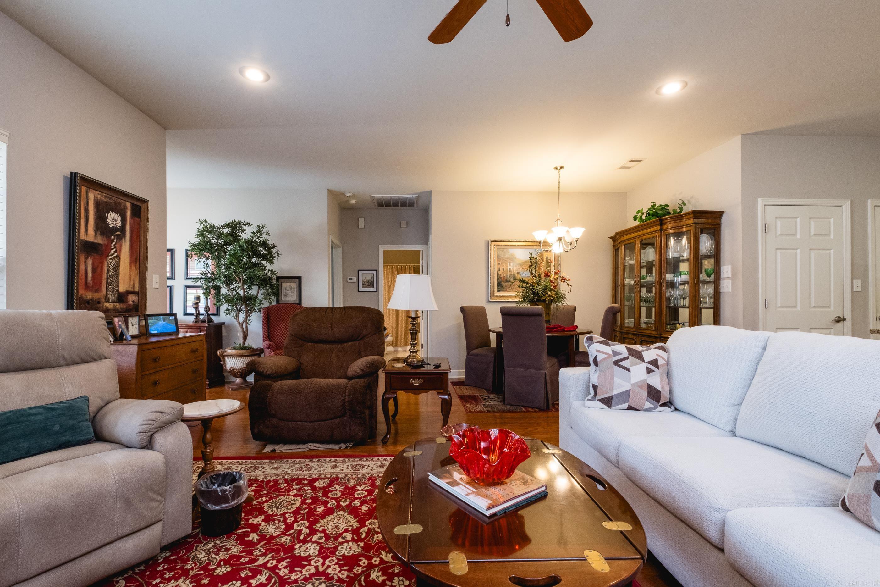 302 Stagecoach Village Property Photo 12