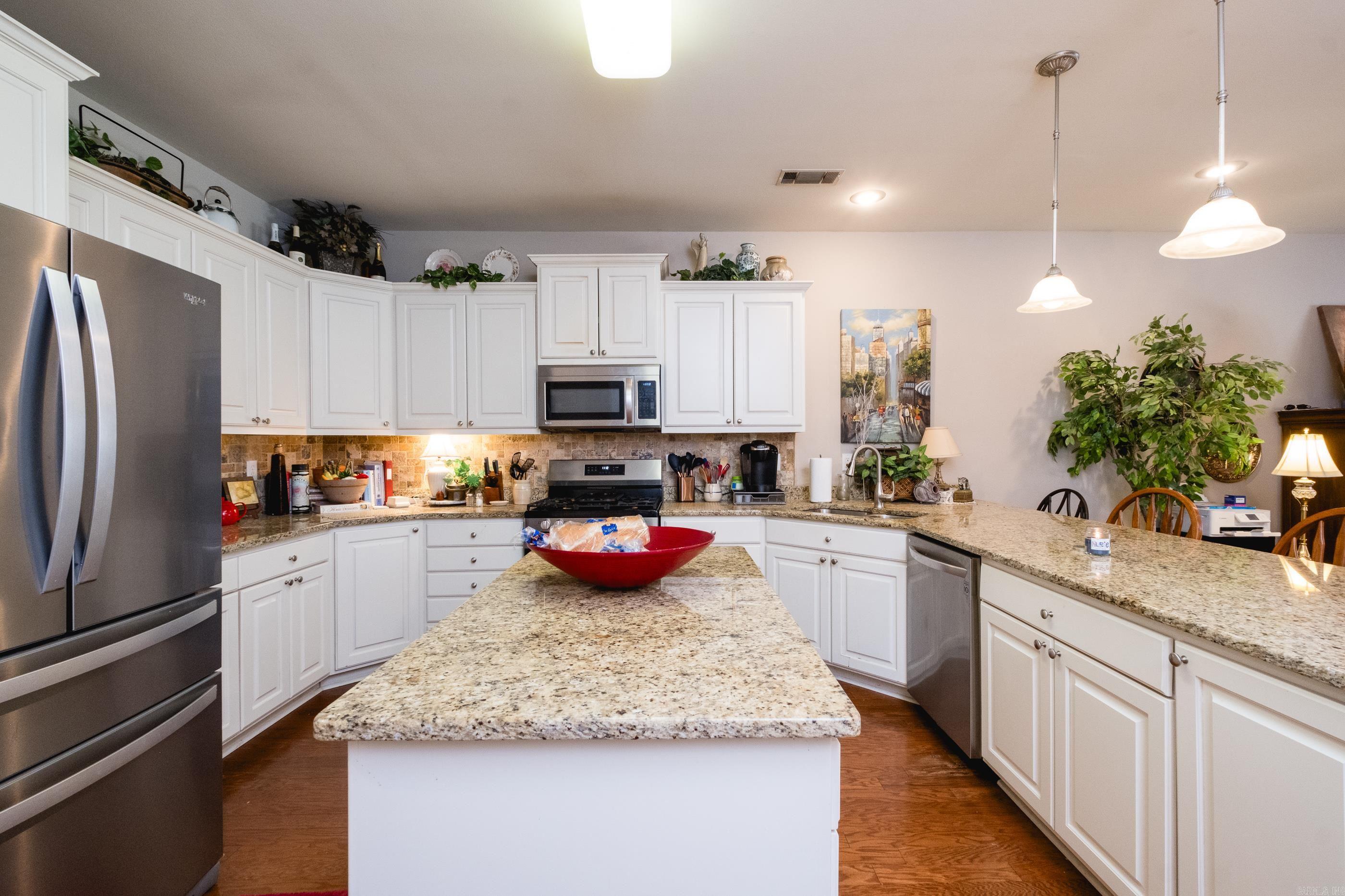 302 Stagecoach Village Property Photo 17