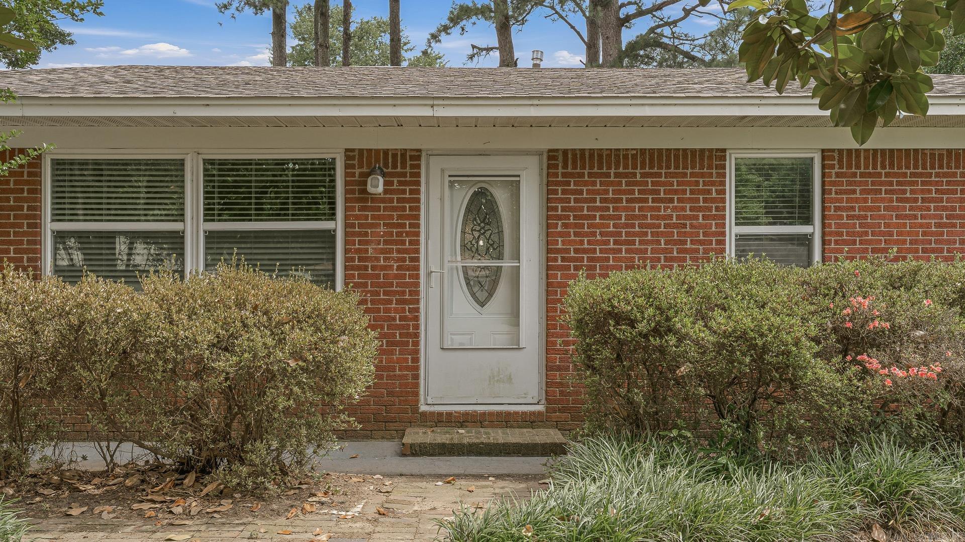 1105 Estelle Property Photo 2