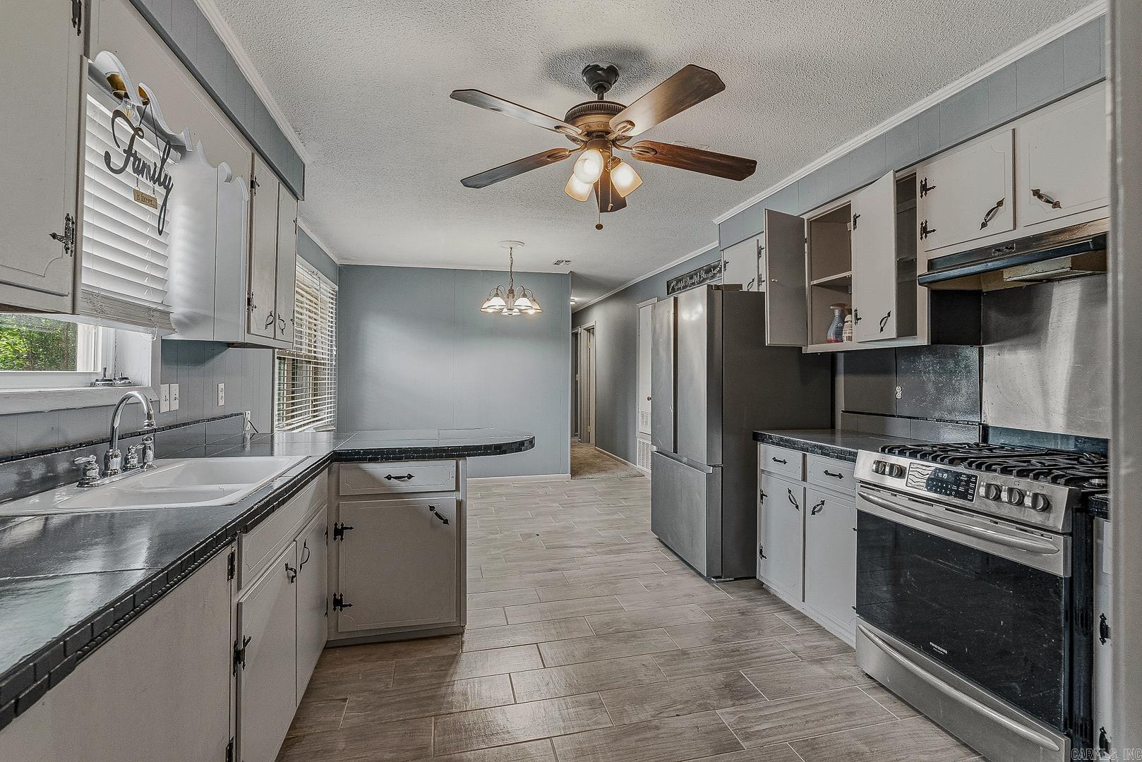 1105 Estelle Property Photo 14
