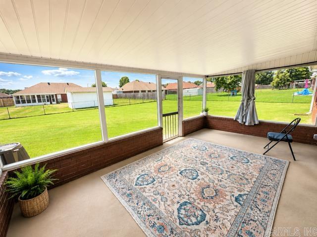 2906 Newcastle Property Photo 4