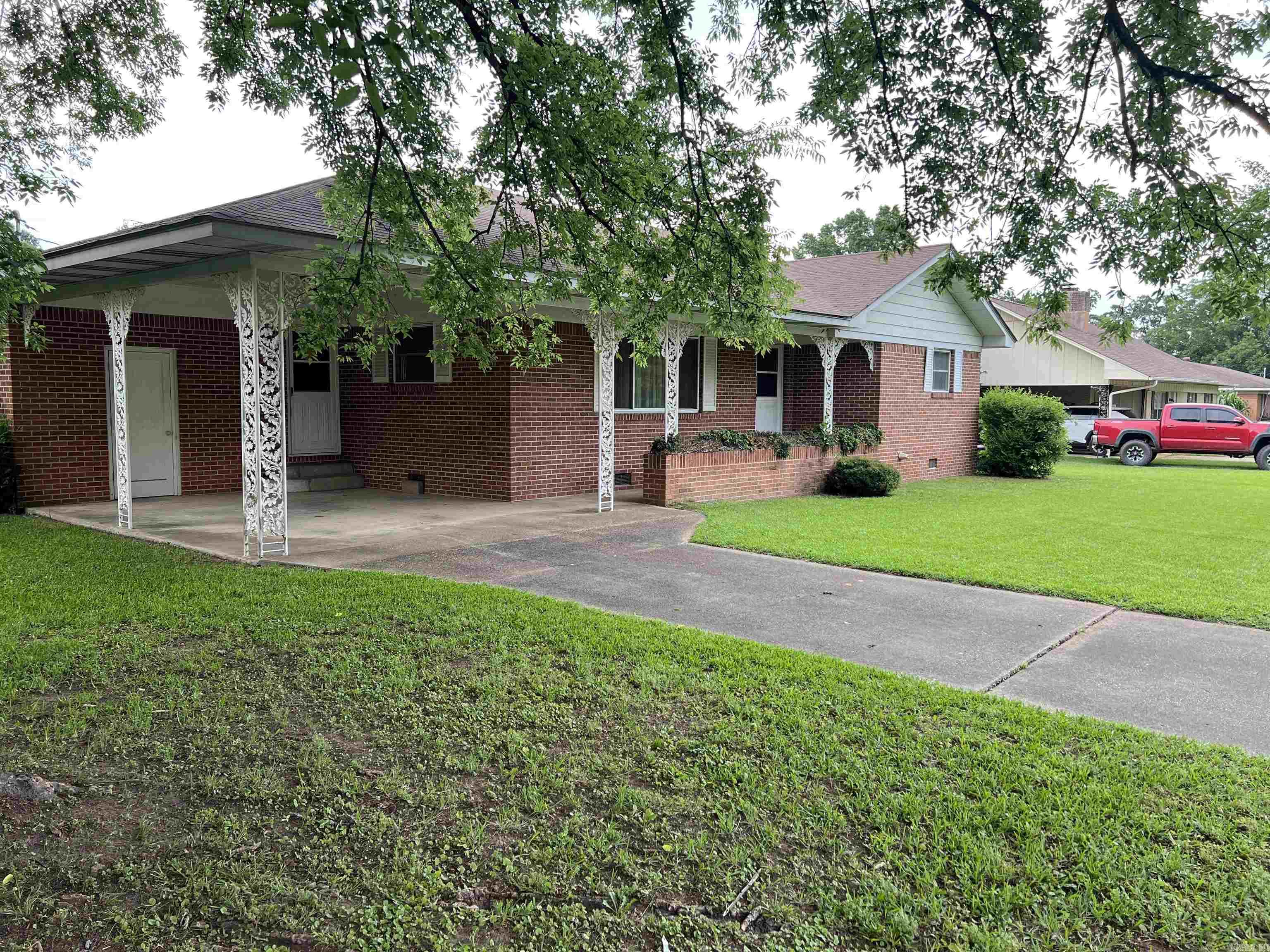 1231 Brownwood Property Photo 1