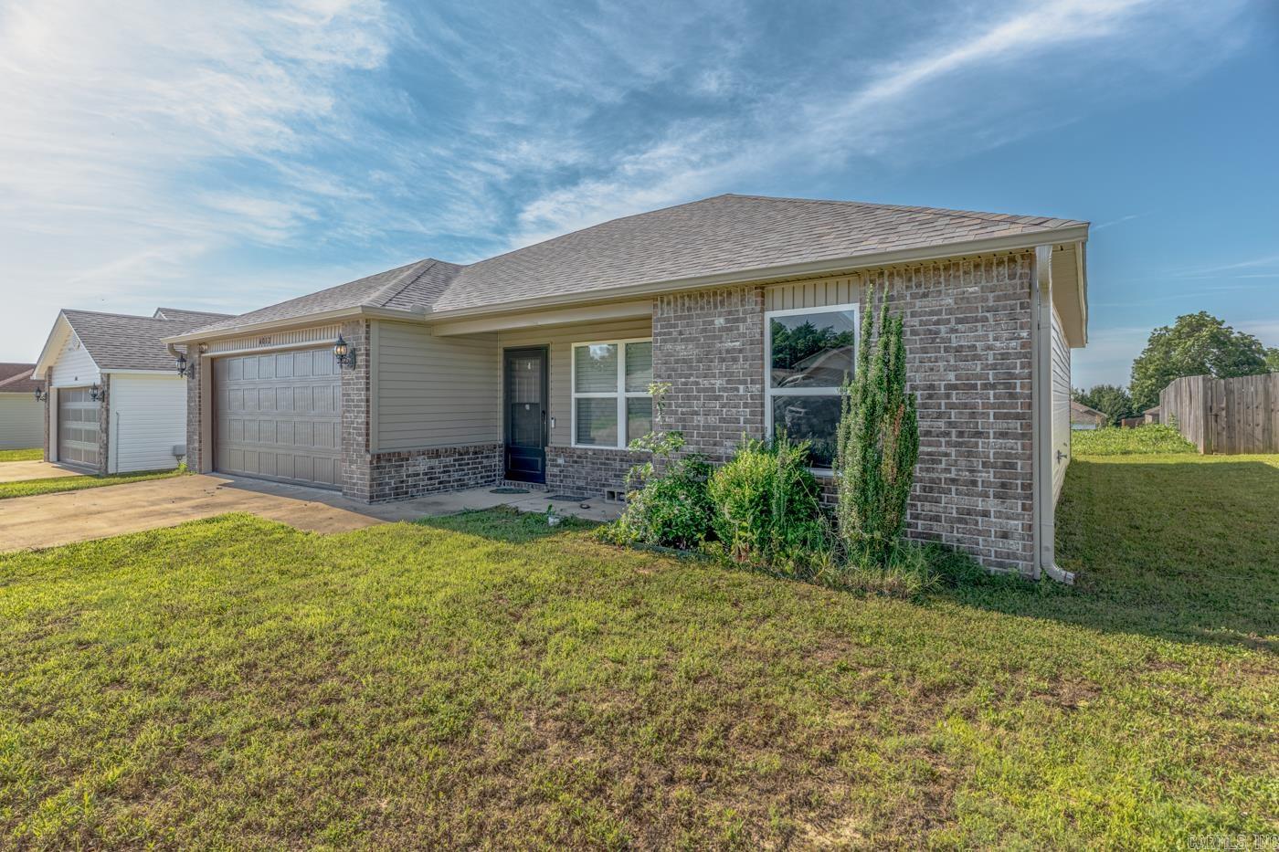 4017 Willow Ridge Dr Property Photo 2