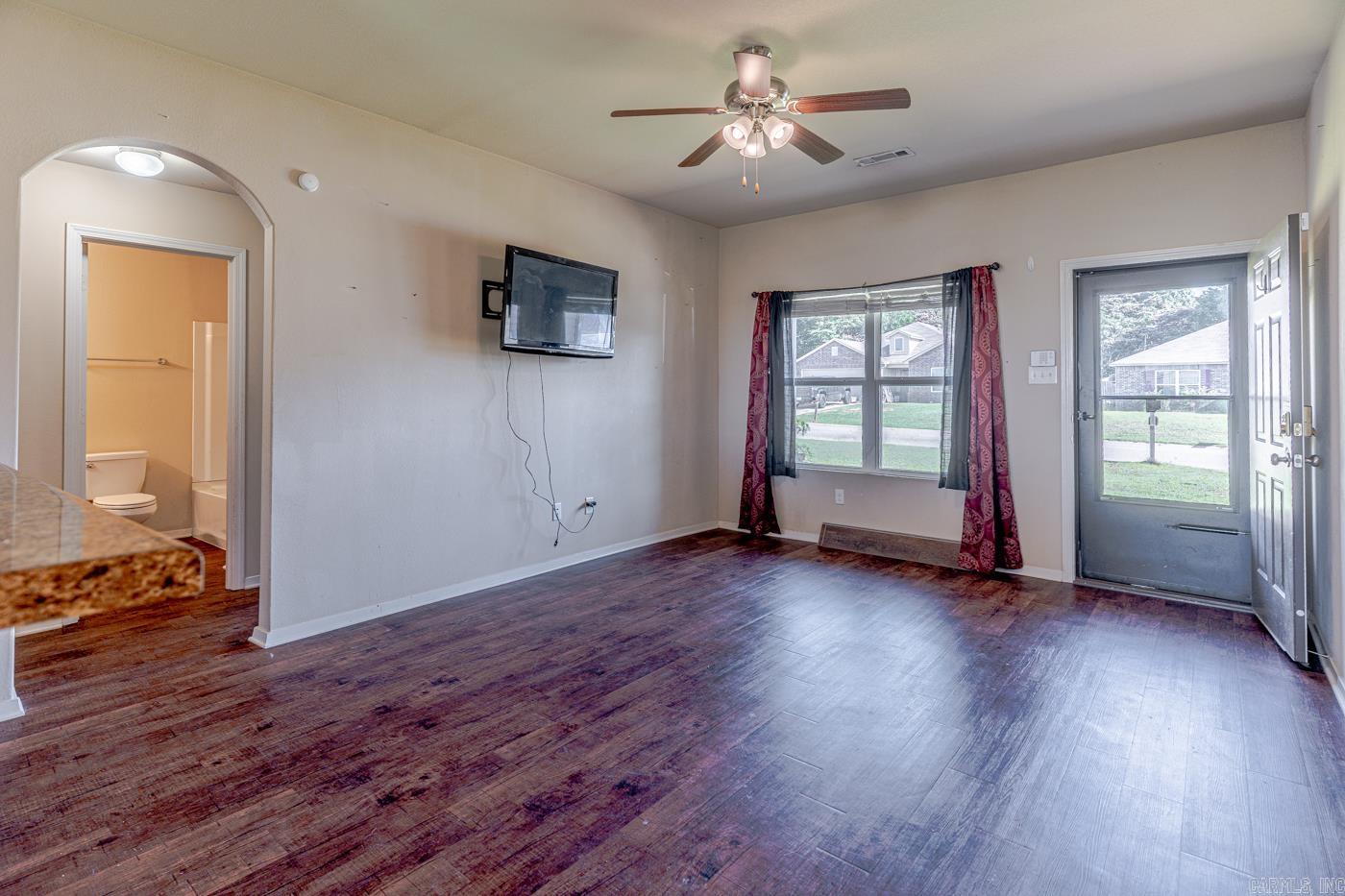 4017 Willow Ridge Dr Property Photo 8