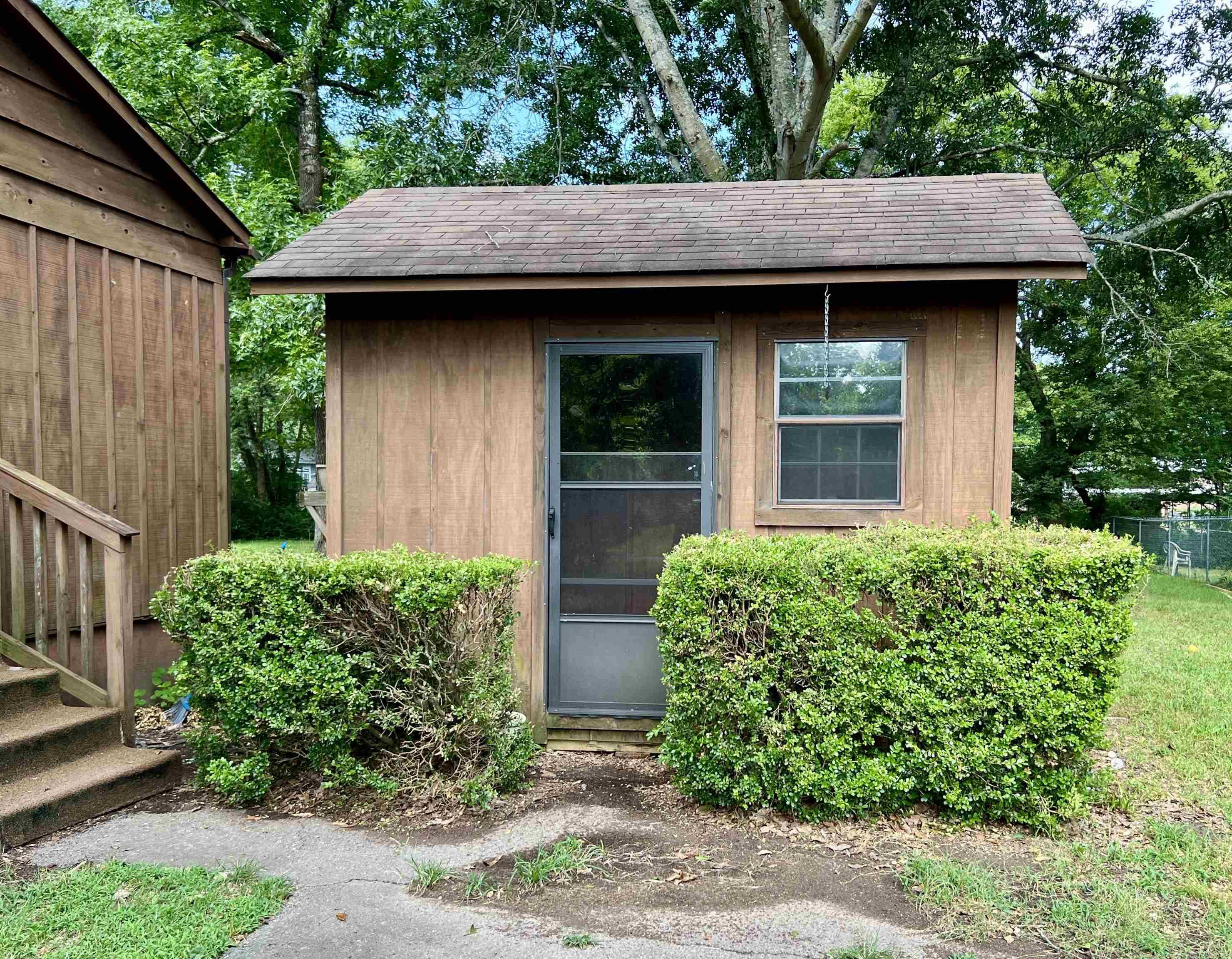 1628 Potts Street Property Photo 2