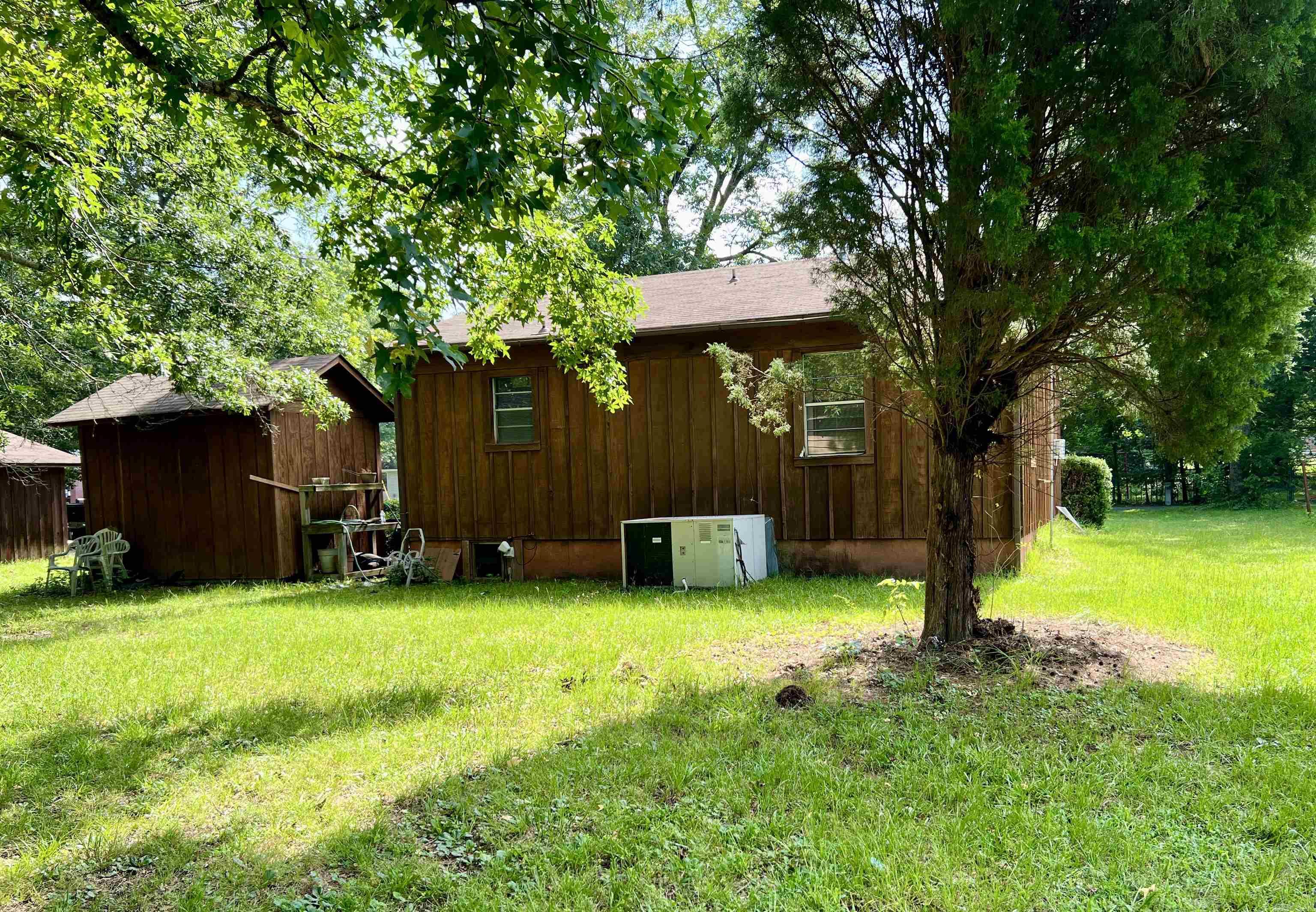 1628 Potts Street Property Photo 4