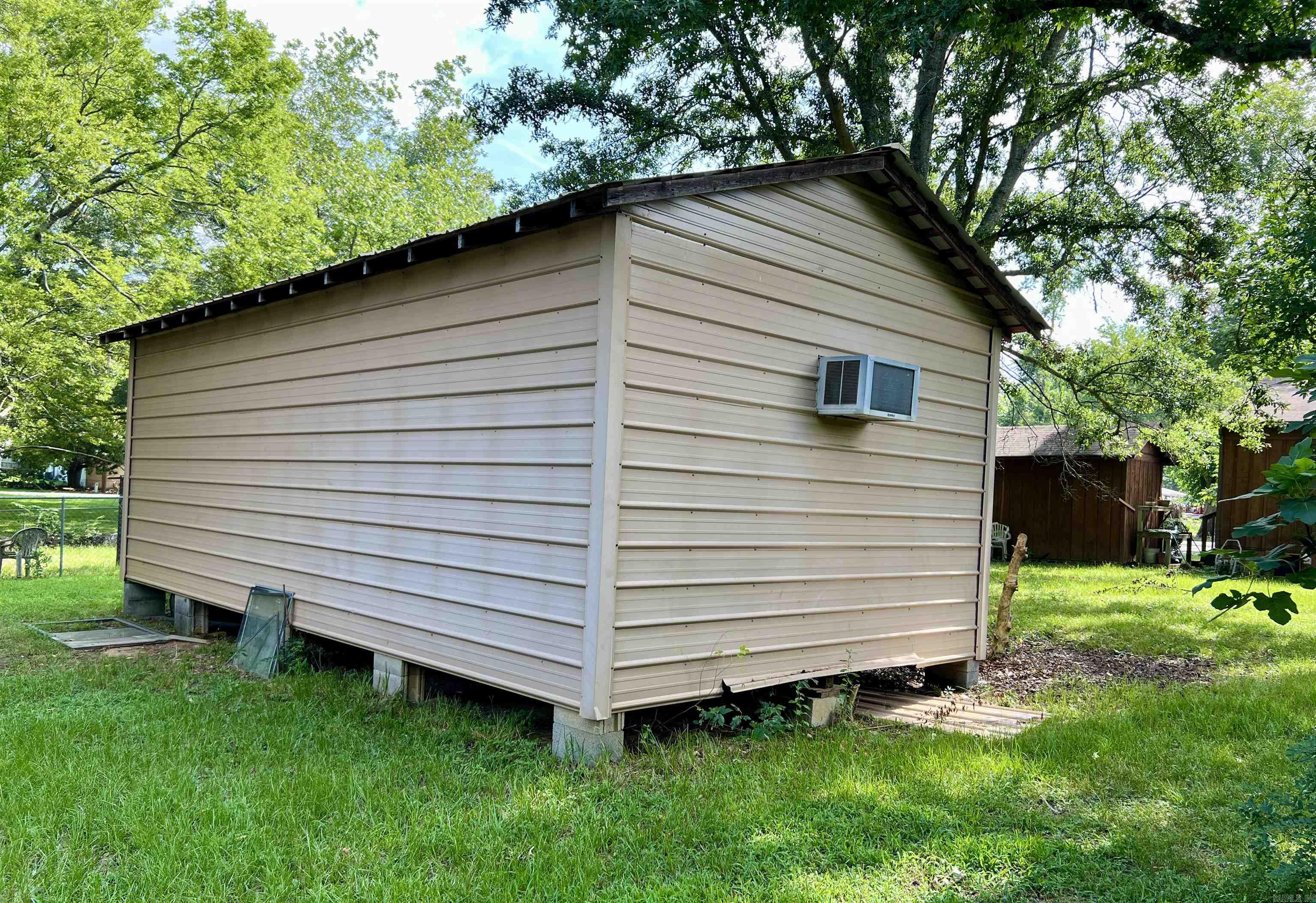 1628 Potts Street Property Photo 23