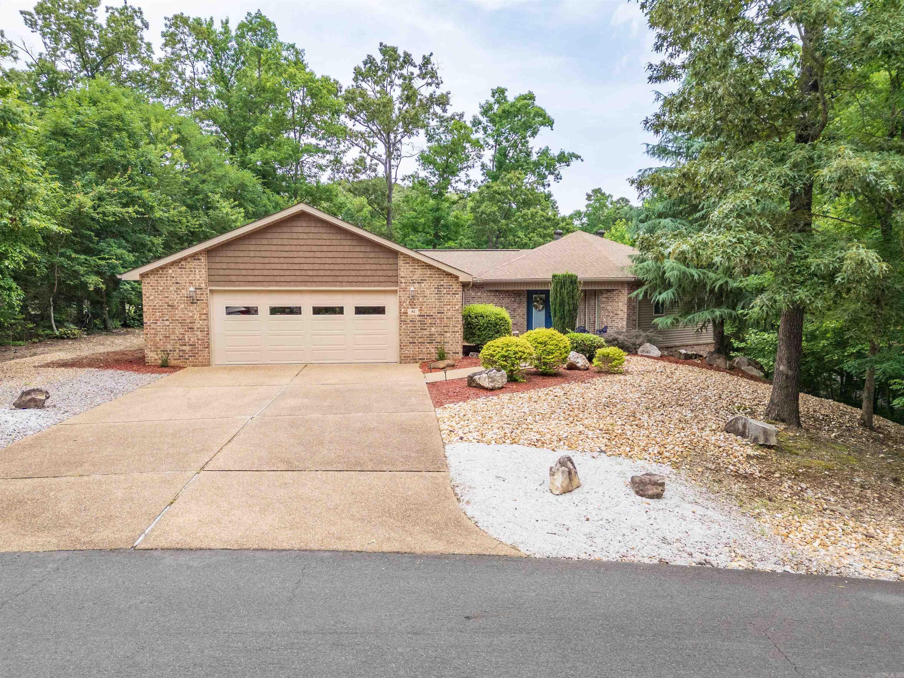 82 Magellan Drive Property Photo 1