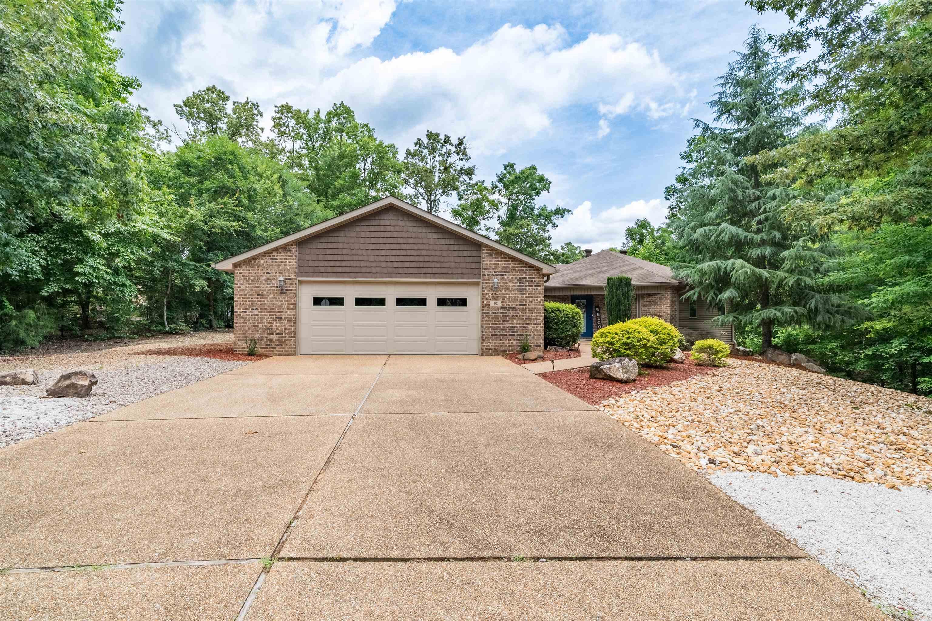 82 Magellan Drive Property Photo 2