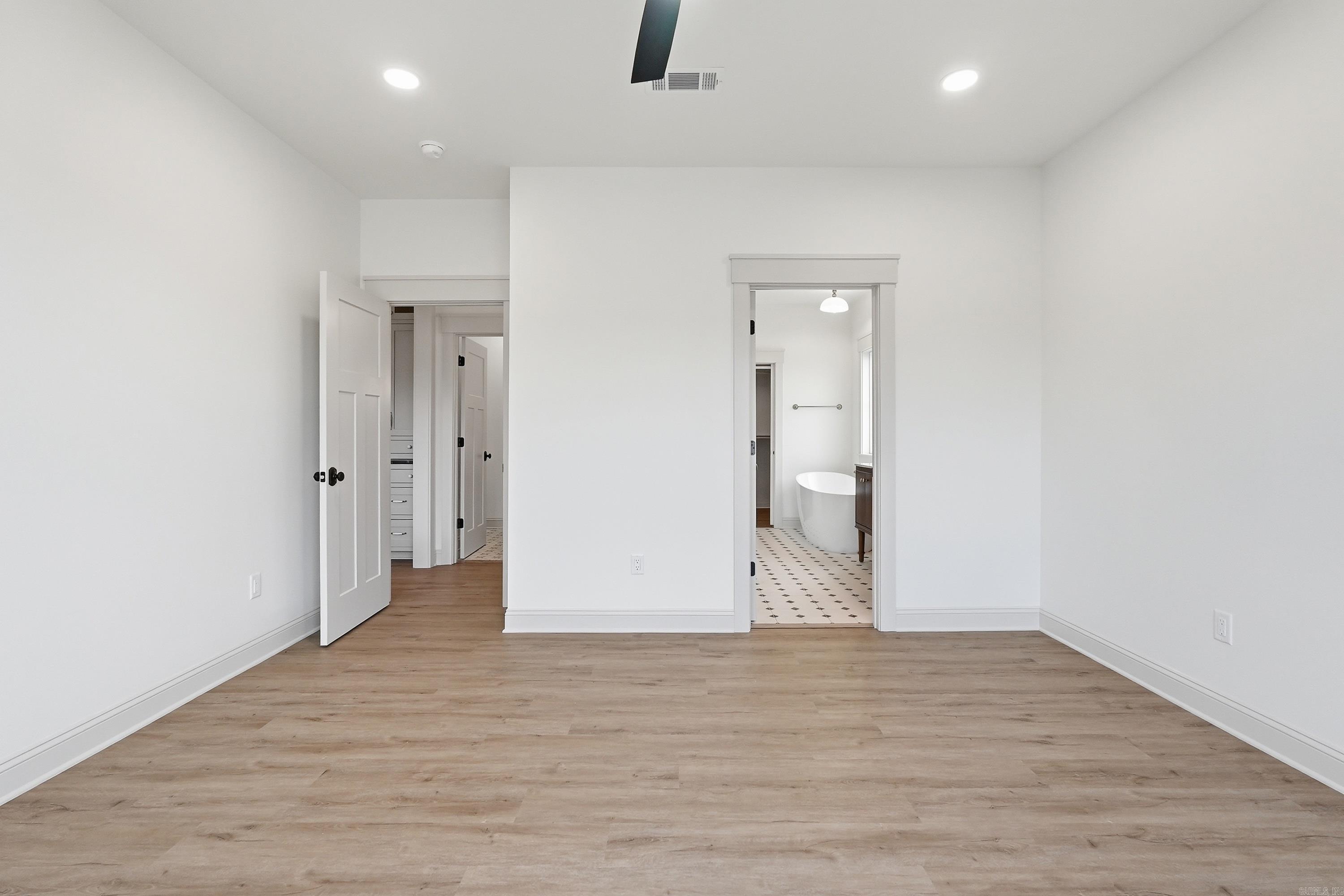 1100 Edinburgh Drive Property Photo 26