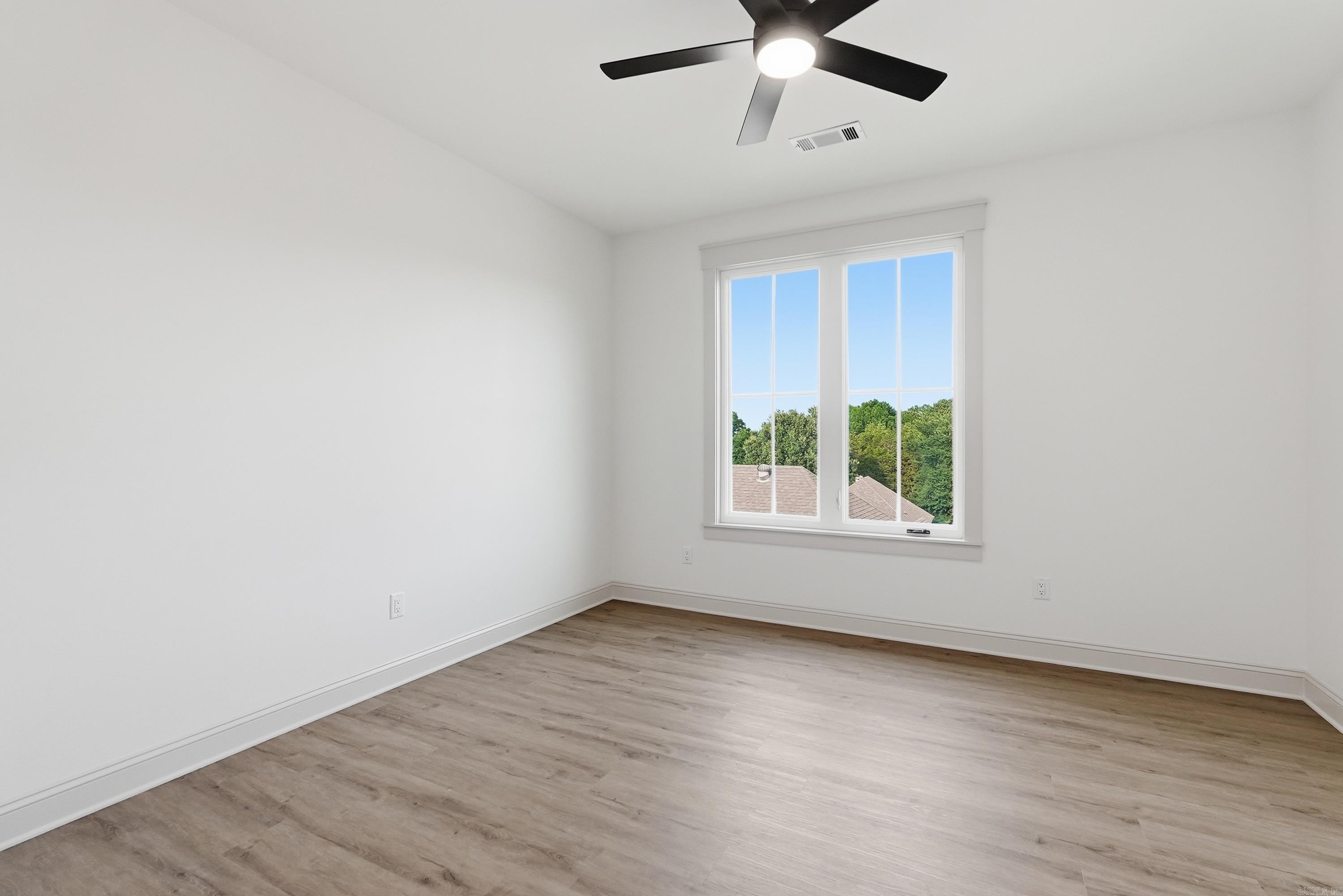 1100 Edinburgh Drive Property Photo 34