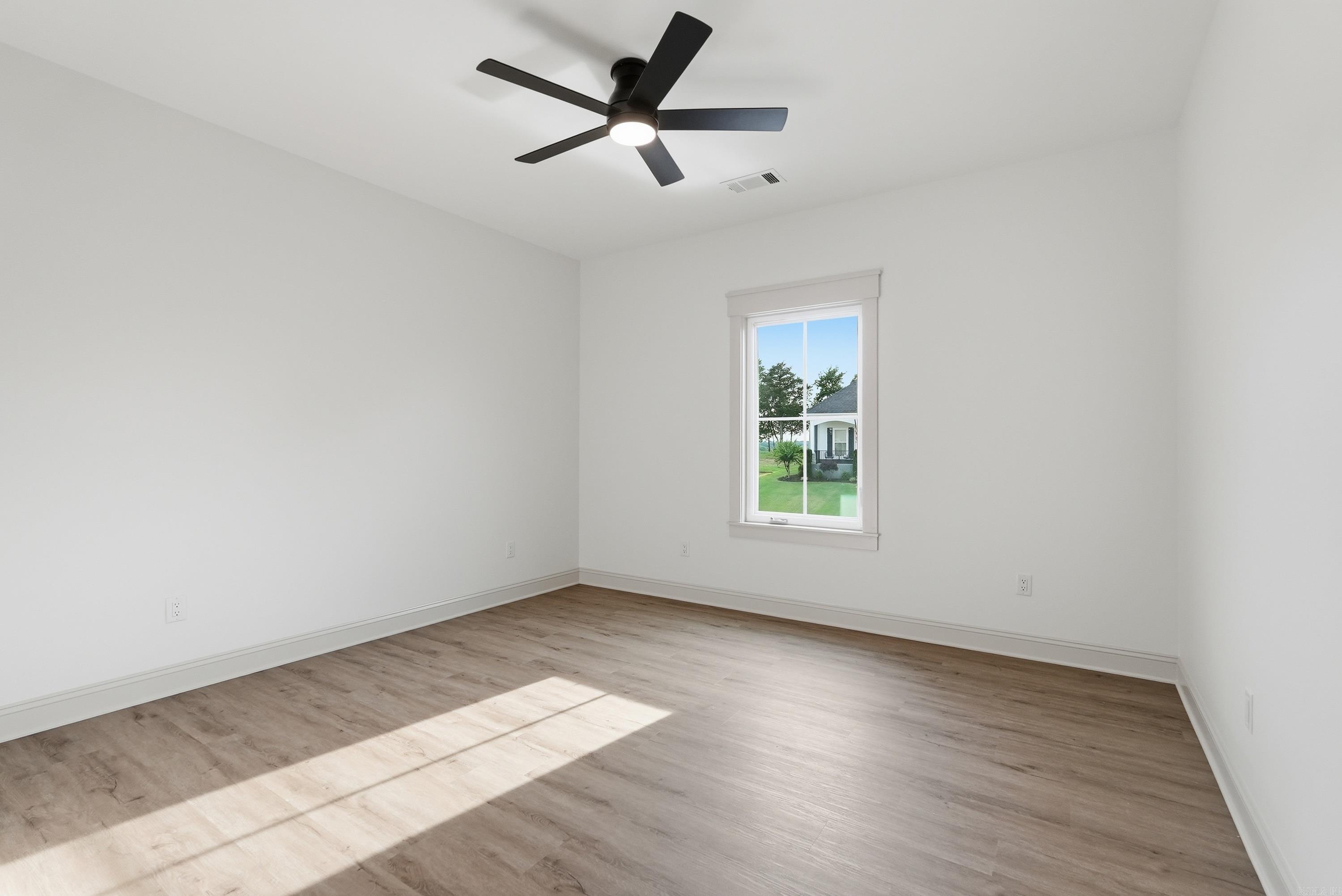 1100 Edinburgh Drive Property Photo 36
