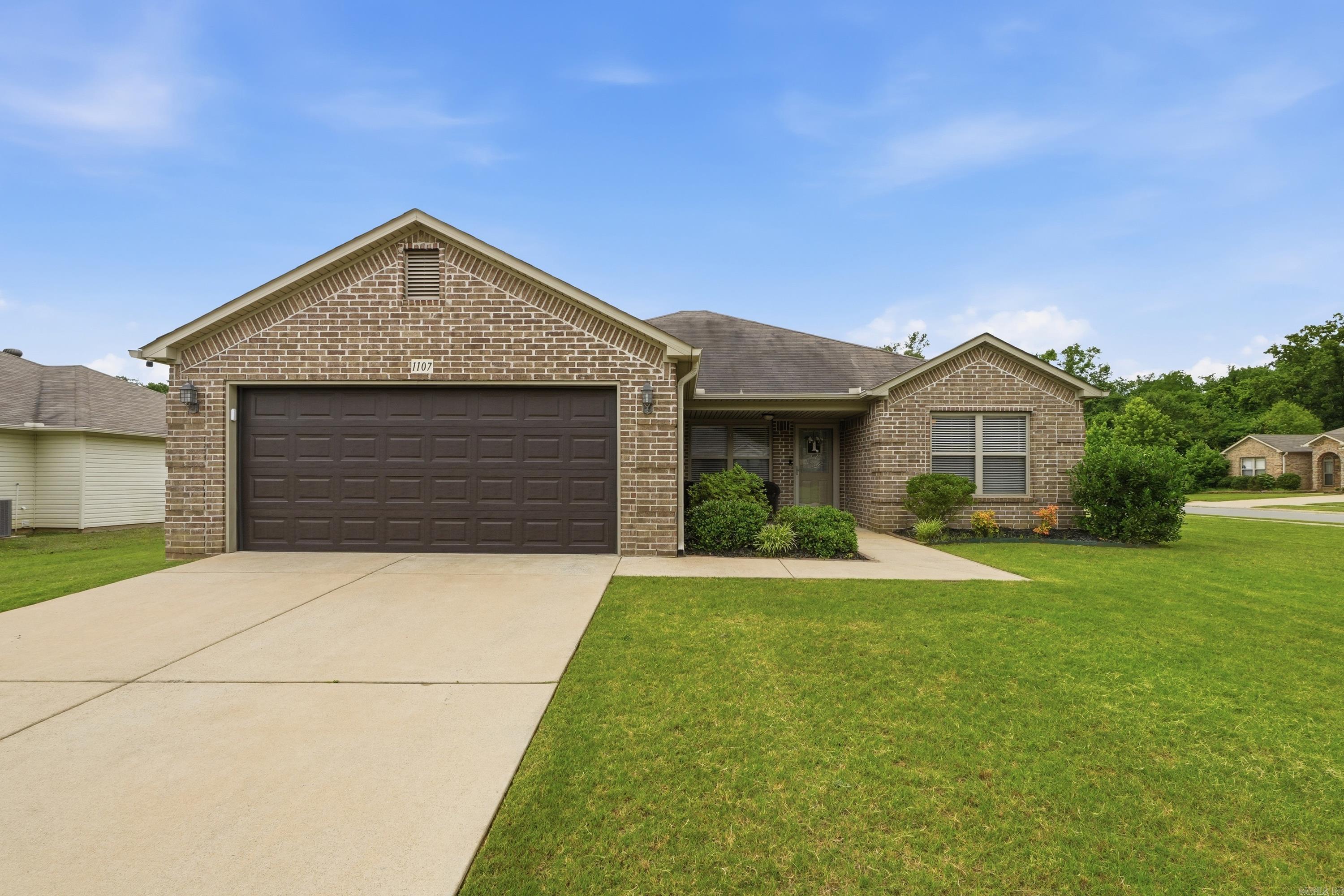 1107 Crossing Loop Property Photo 1